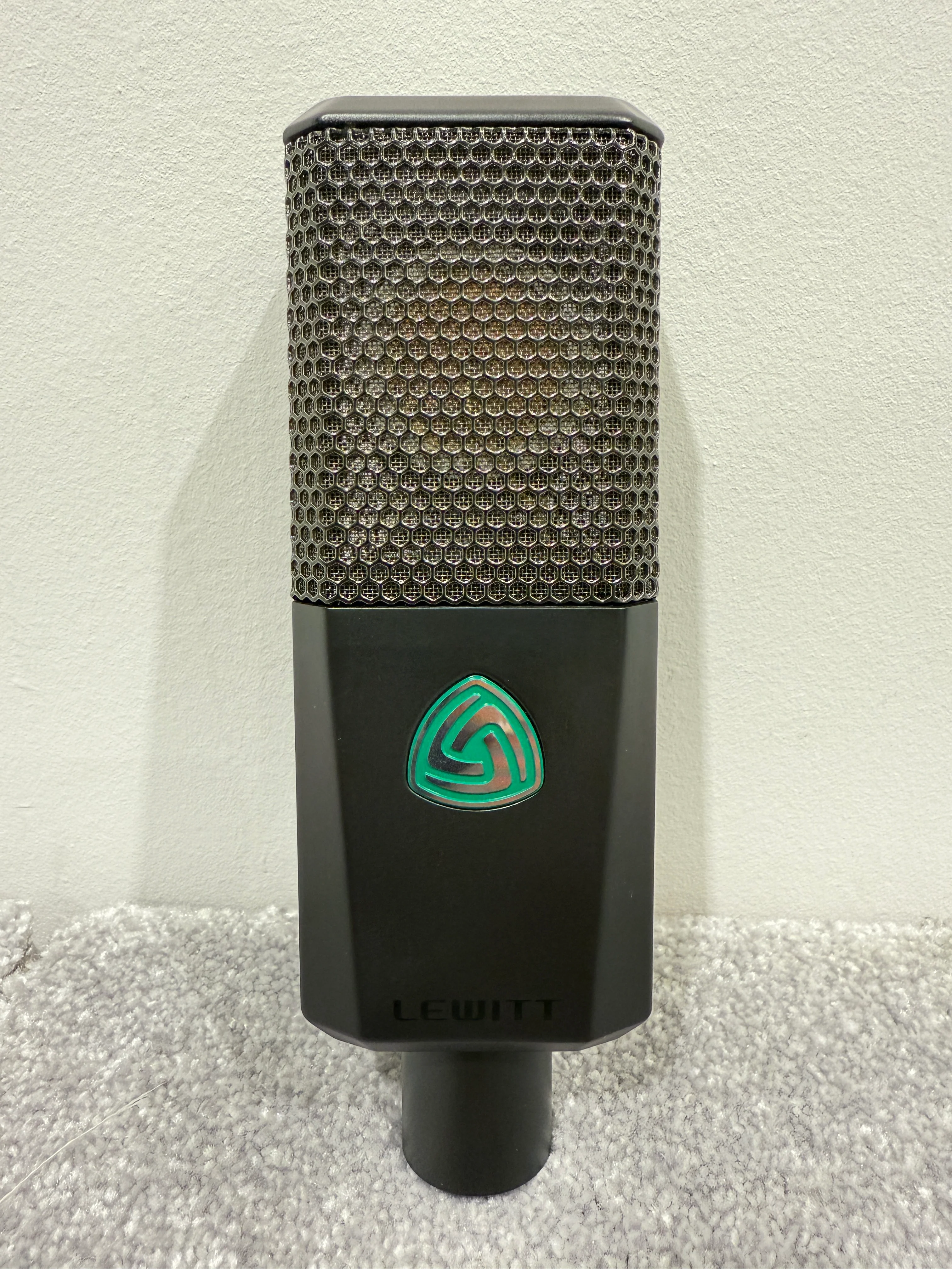 Lewitt LCT 640 – Large Diaphragm Condenser Studio Microphone – Very Good w/ Case - Image 2
