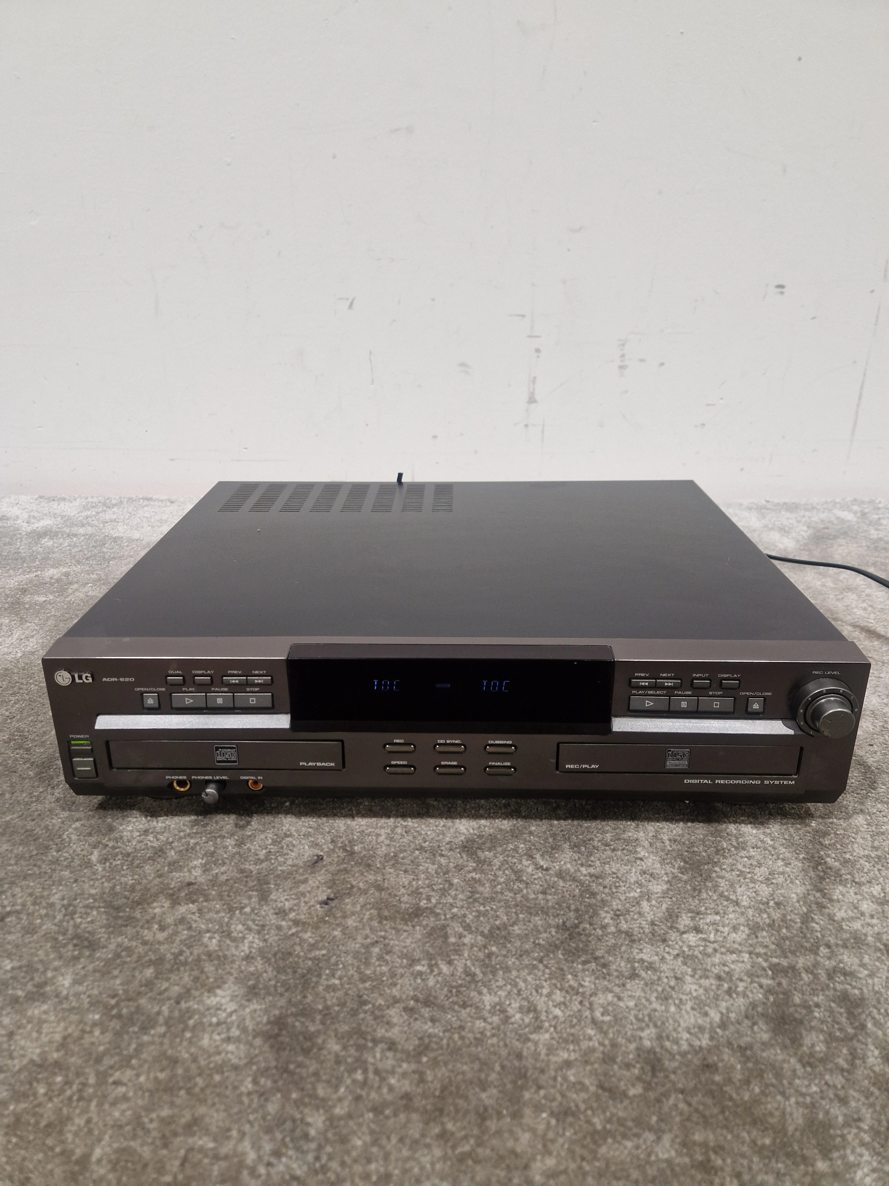 LG ADR-620 - CD Player - Black – CD player - Fair - Image 13