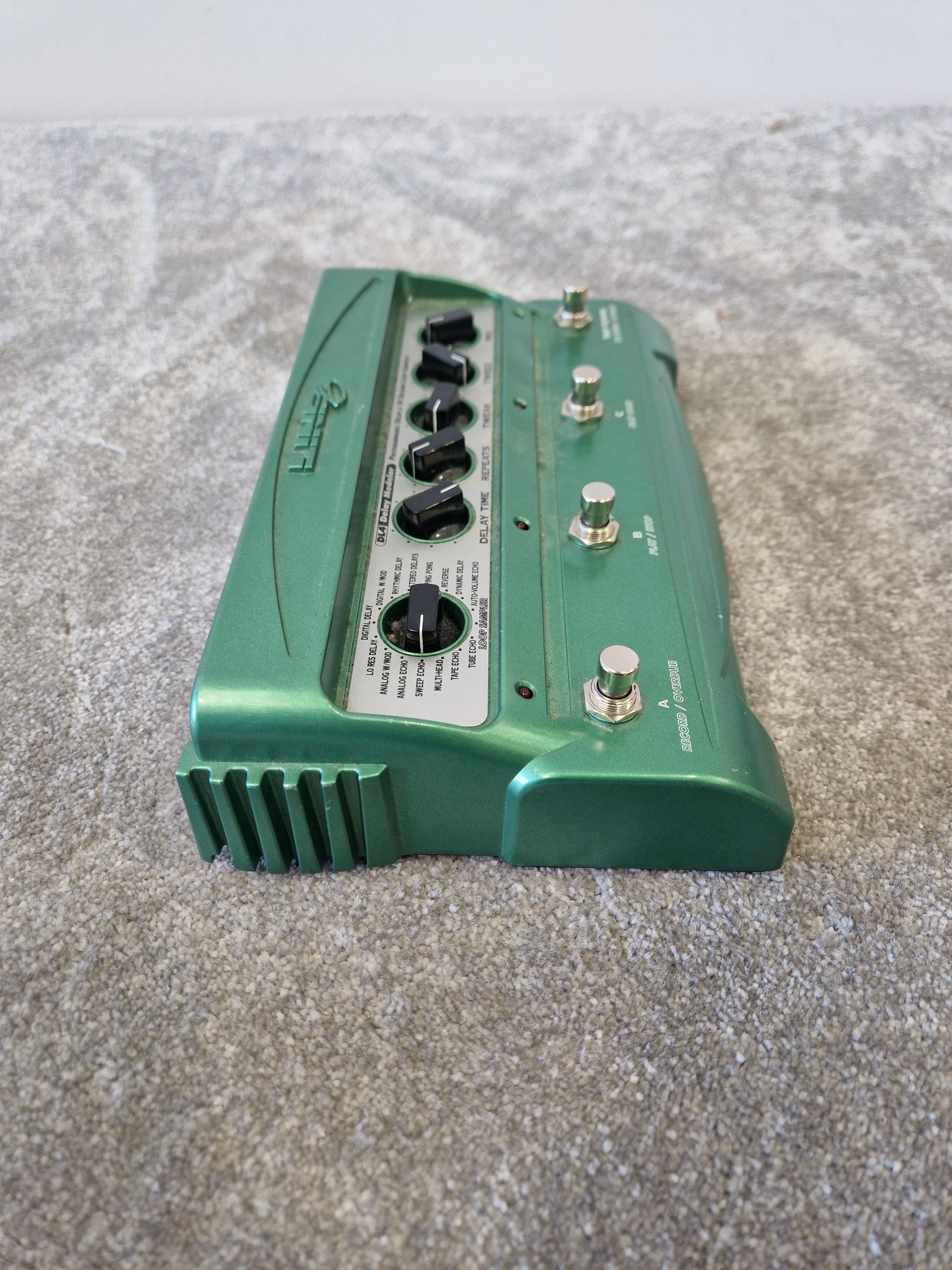 Line 6 DL4 Delay Modeler – 16 Delay Modes & Looper – Very Good - Image 4