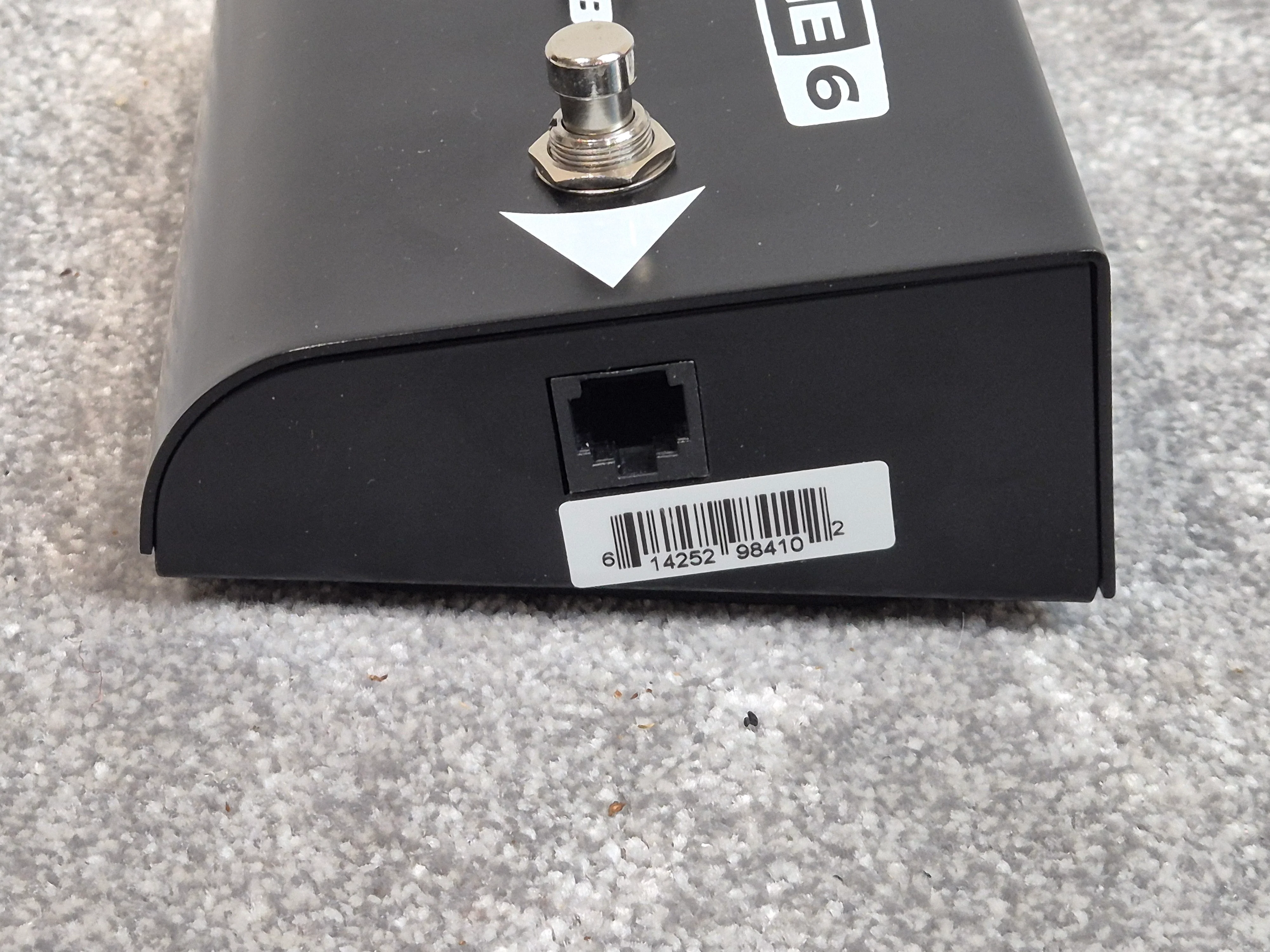 Line 6 FBV2 - Compact 4-Channel 2-Button Footswitch Controller - Image 2