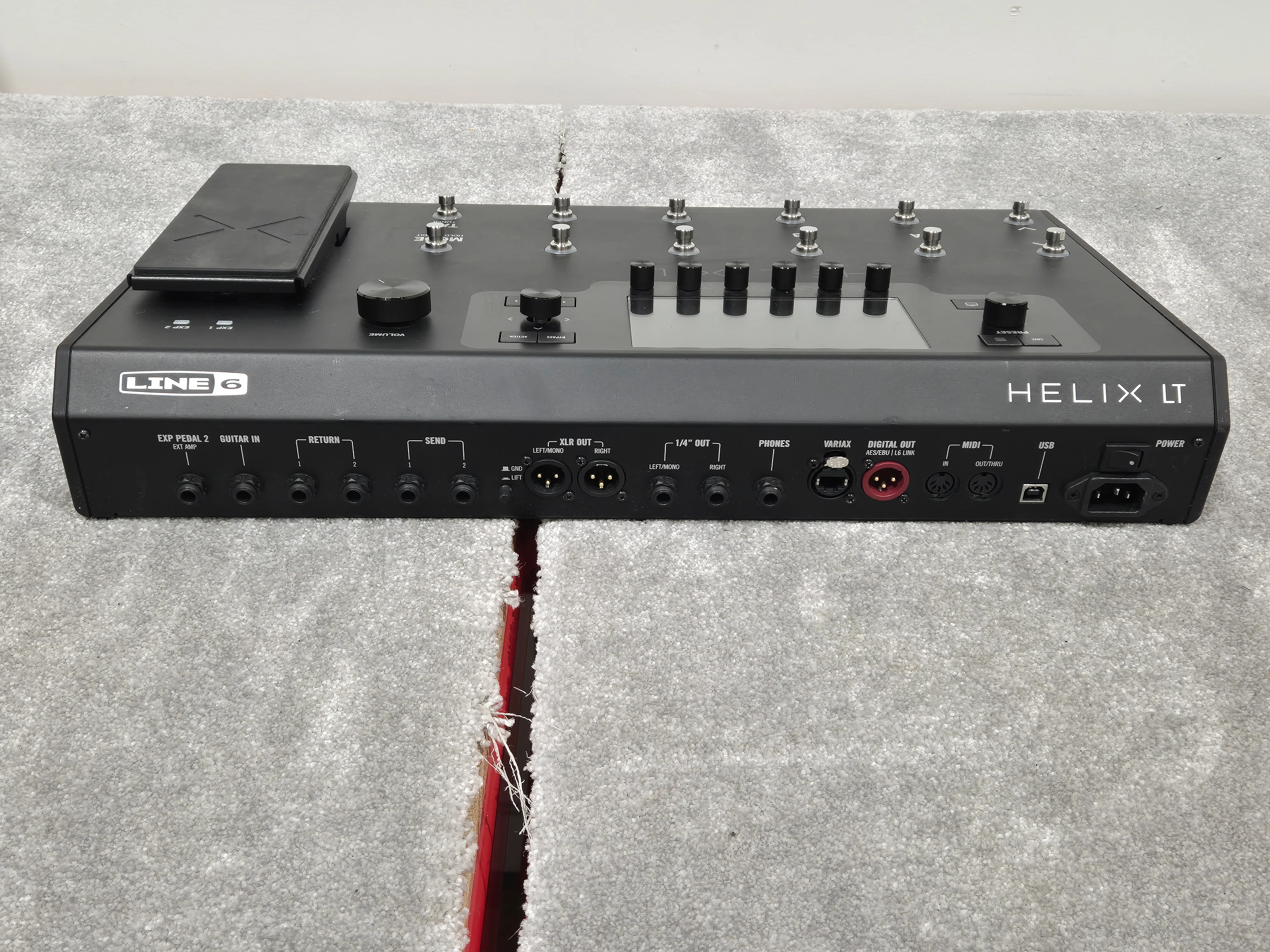 Line 6 Helix LT - Guitar Amp Modeller and Multi-Effects Processor - Image 14