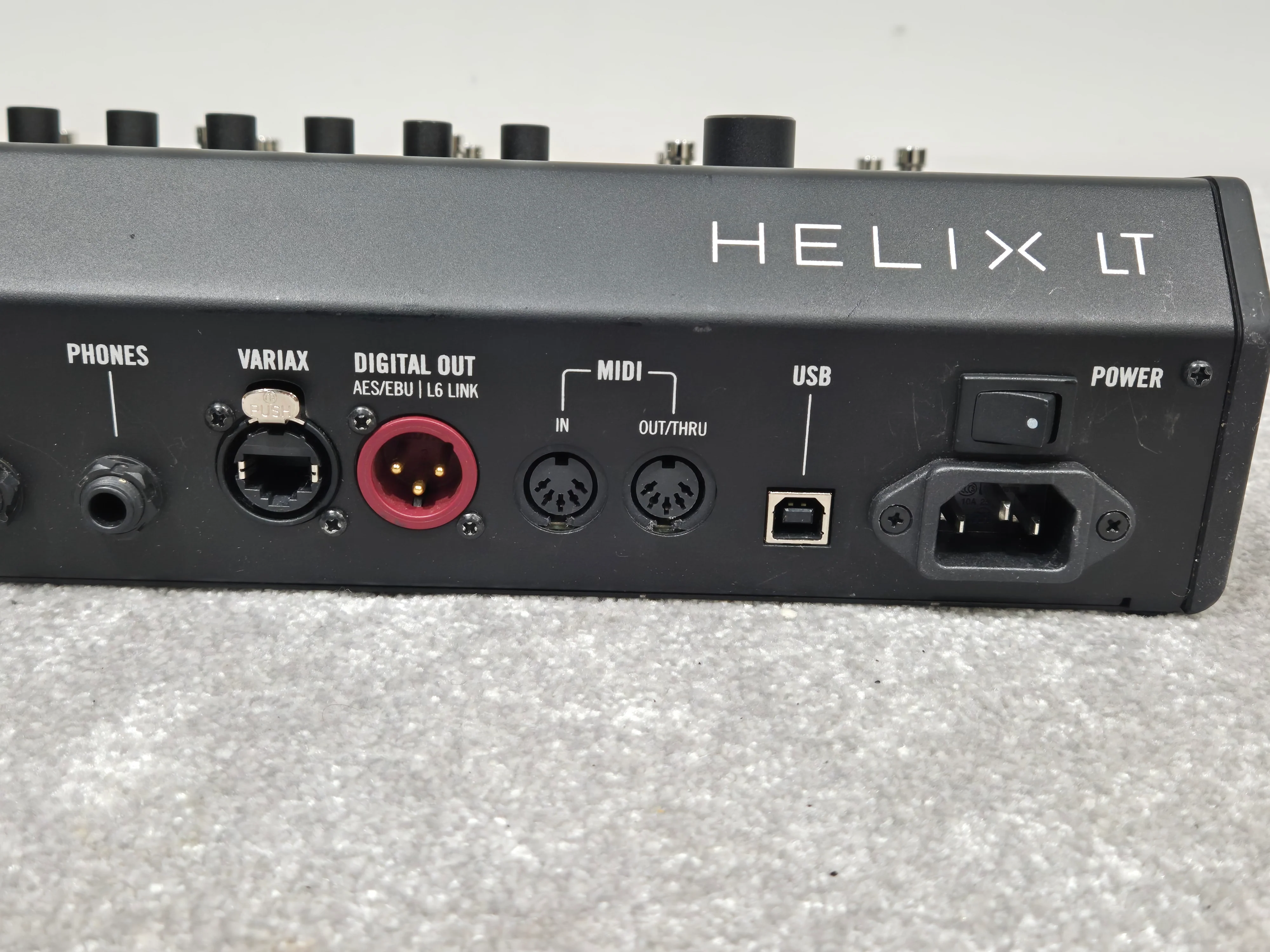 Line 6 Helix LT - Guitar Amp Modeller and Multi-Effects Processor - Image 15