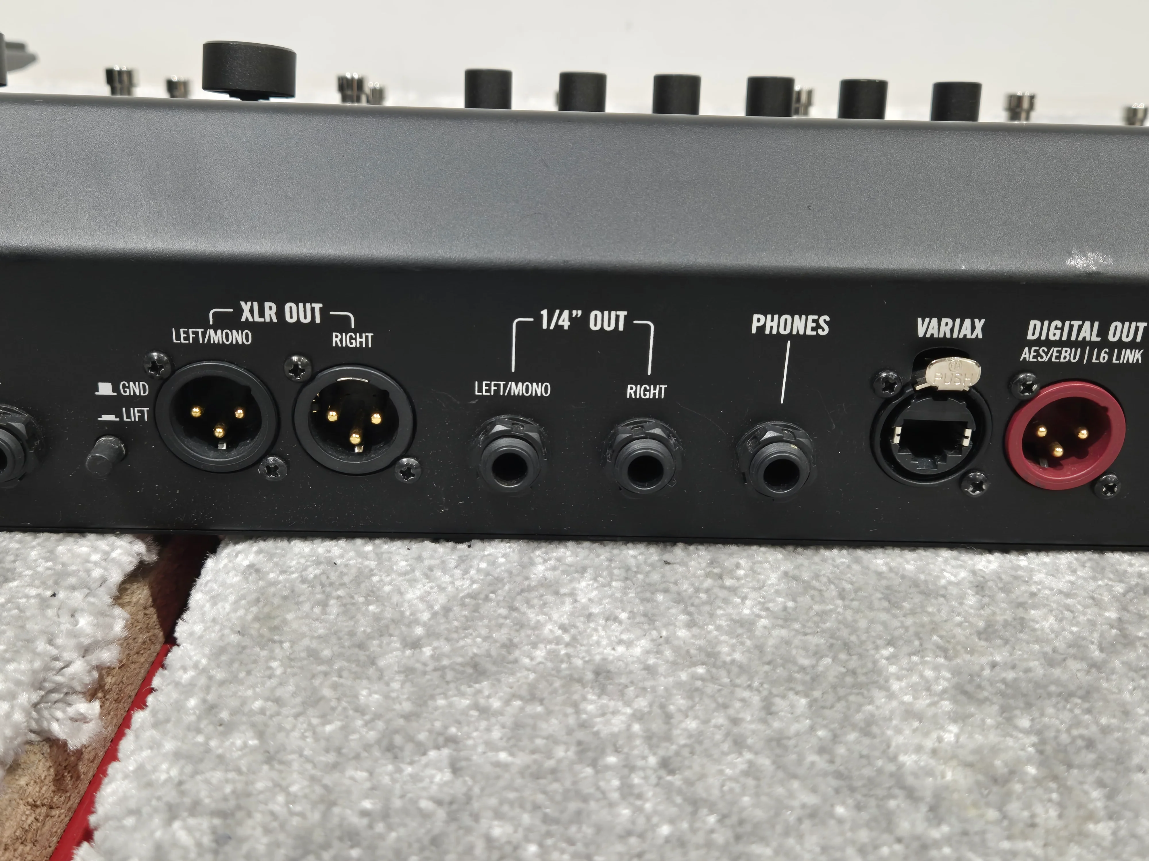 Line 6 Helix LT - Guitar Amp Modeller and Multi-Effects Processor - Image 17