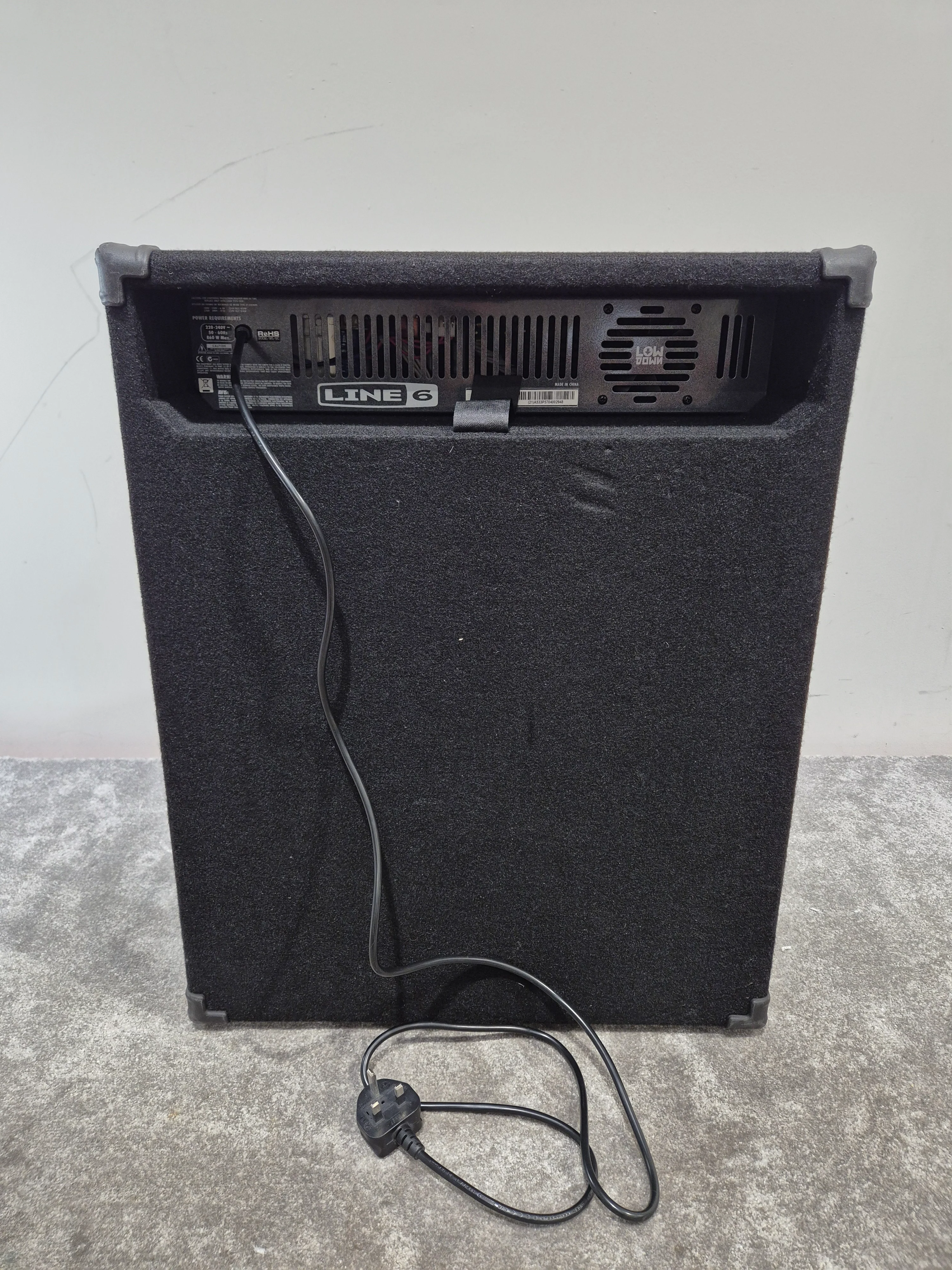 Line 6 Lowdown LD300 Bass Combo Amplifier - 300 Watts - Excellent w/ Power Supply - Image 6