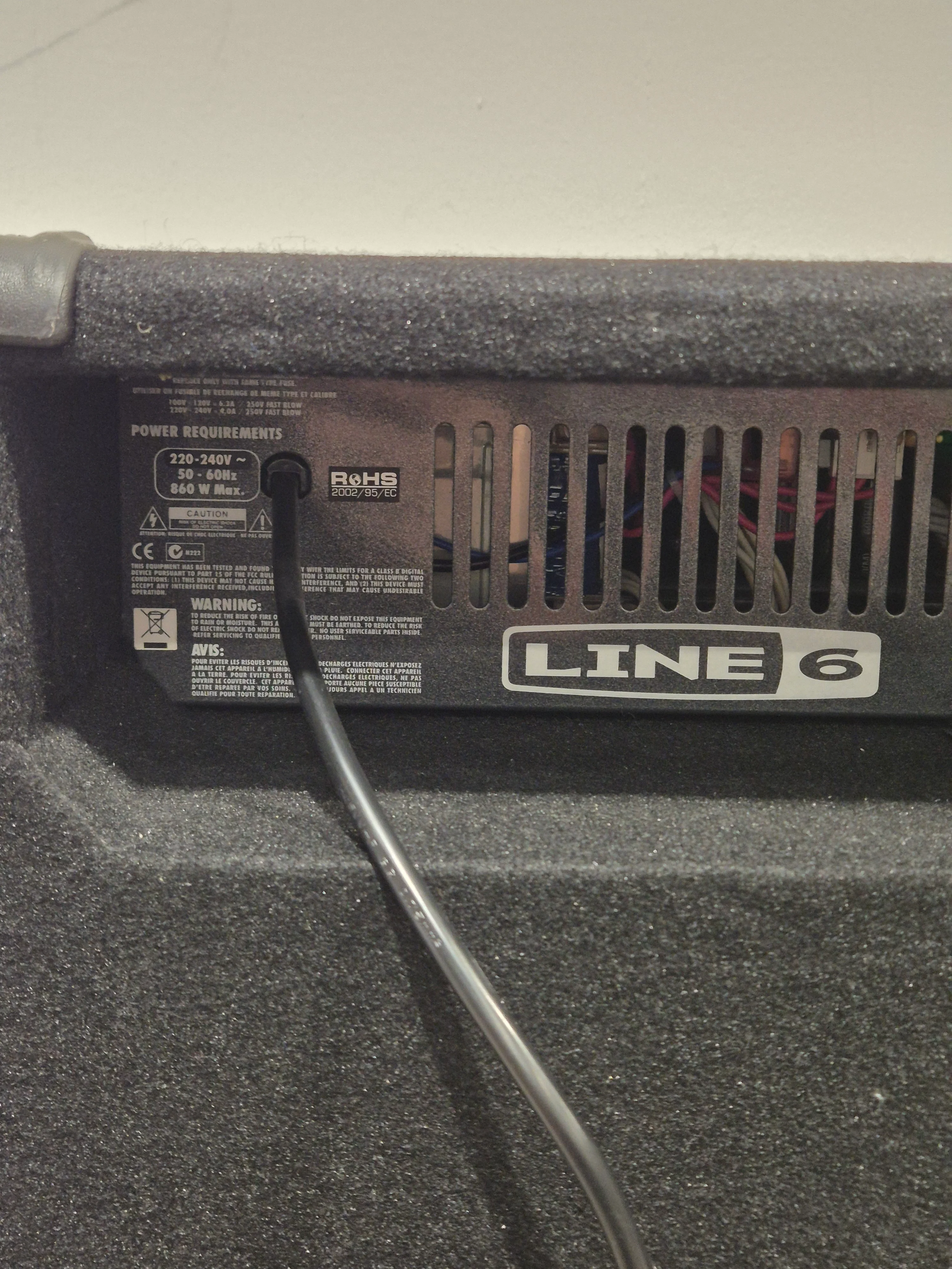 Line 6 Lowdown LD300 Bass Combo Amplifier - 300 Watts - Excellent w/ Power Supply - Image 7