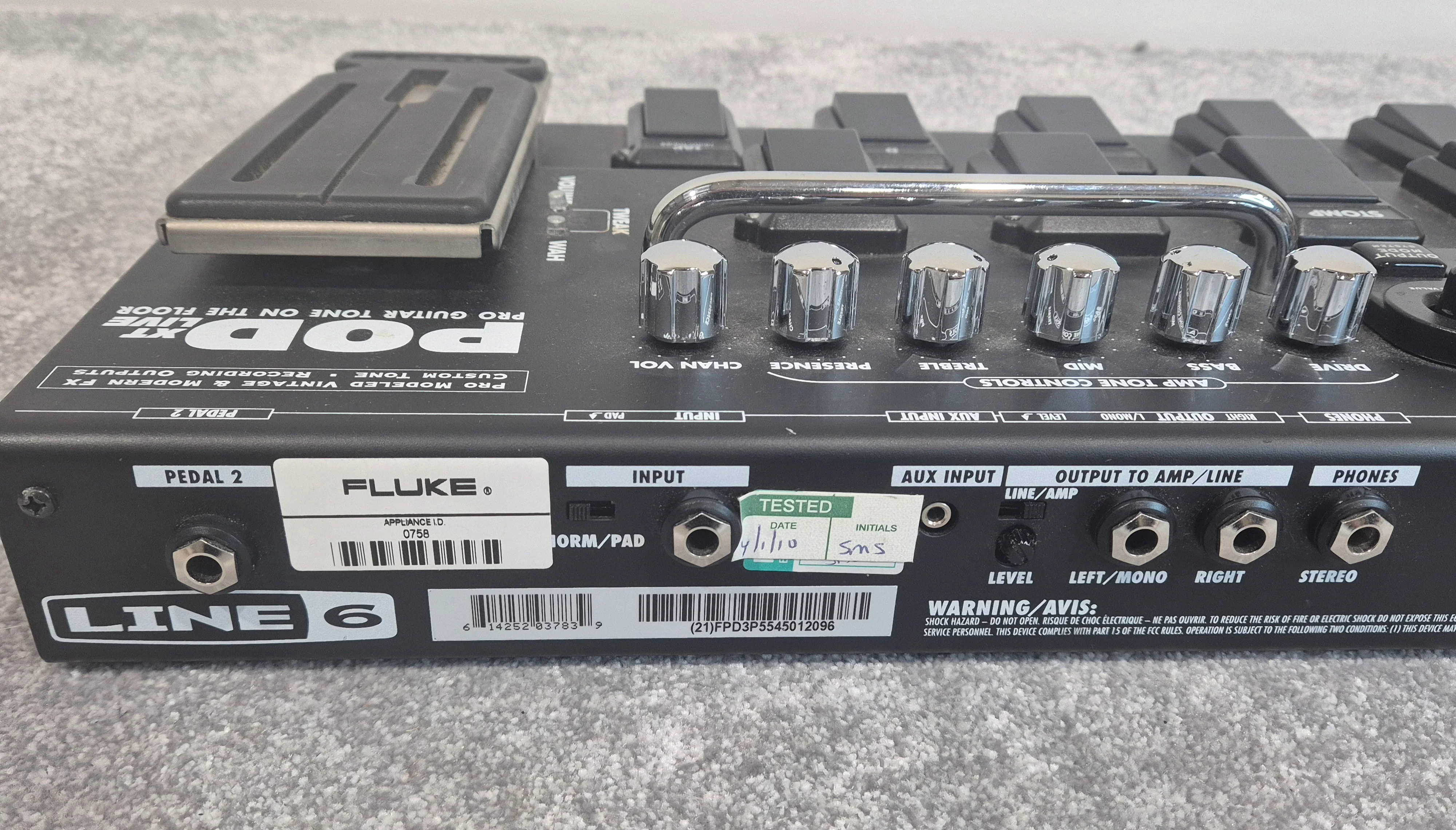 Line 6 POD XT Live - Multi-Effect and Amp Modeler Pedalboard With Soft bag - Image 3