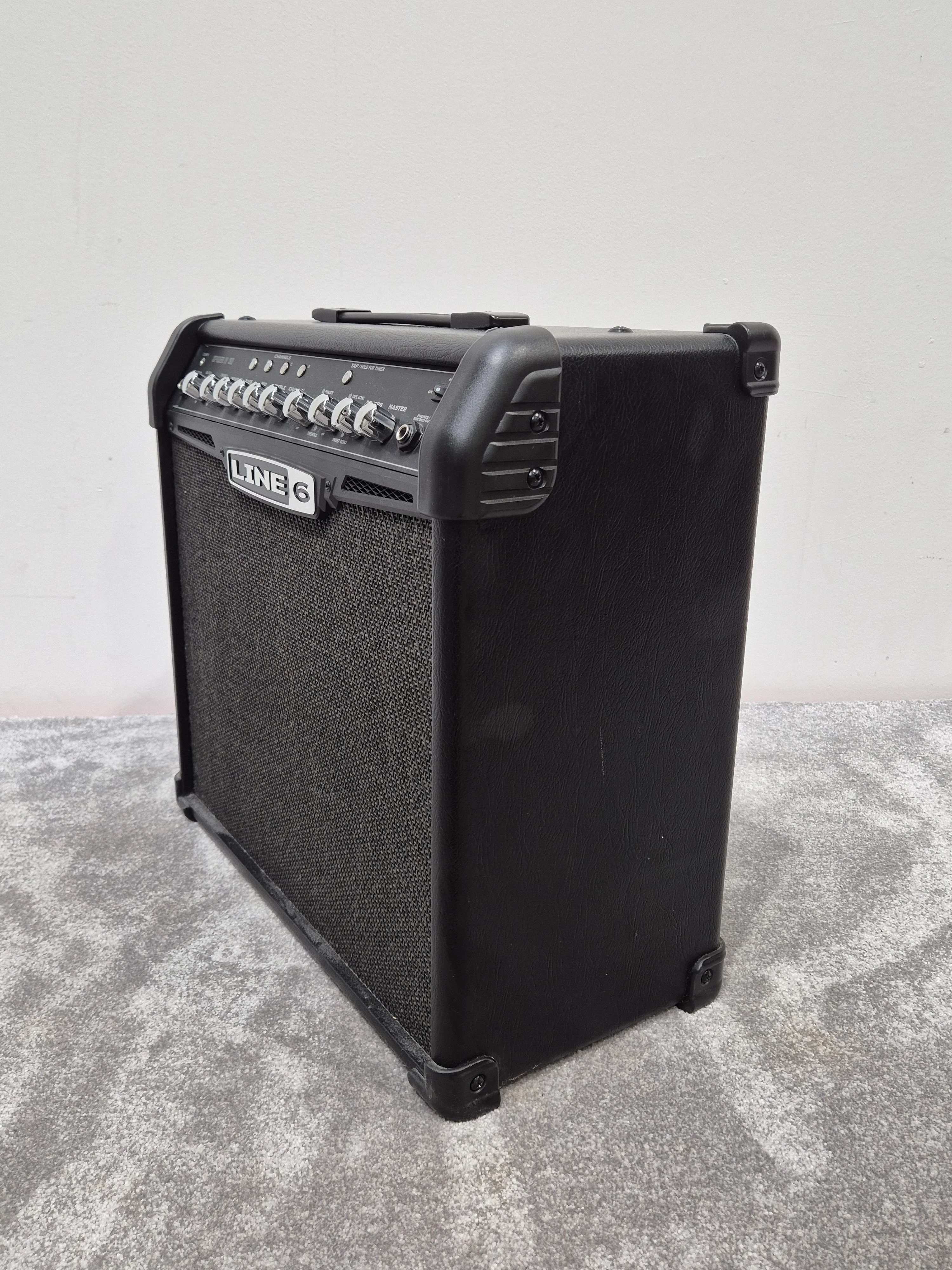 Line 6 Spider IV 30 - Combo Guitar Amplifier w/ Footswitch - Image 10
