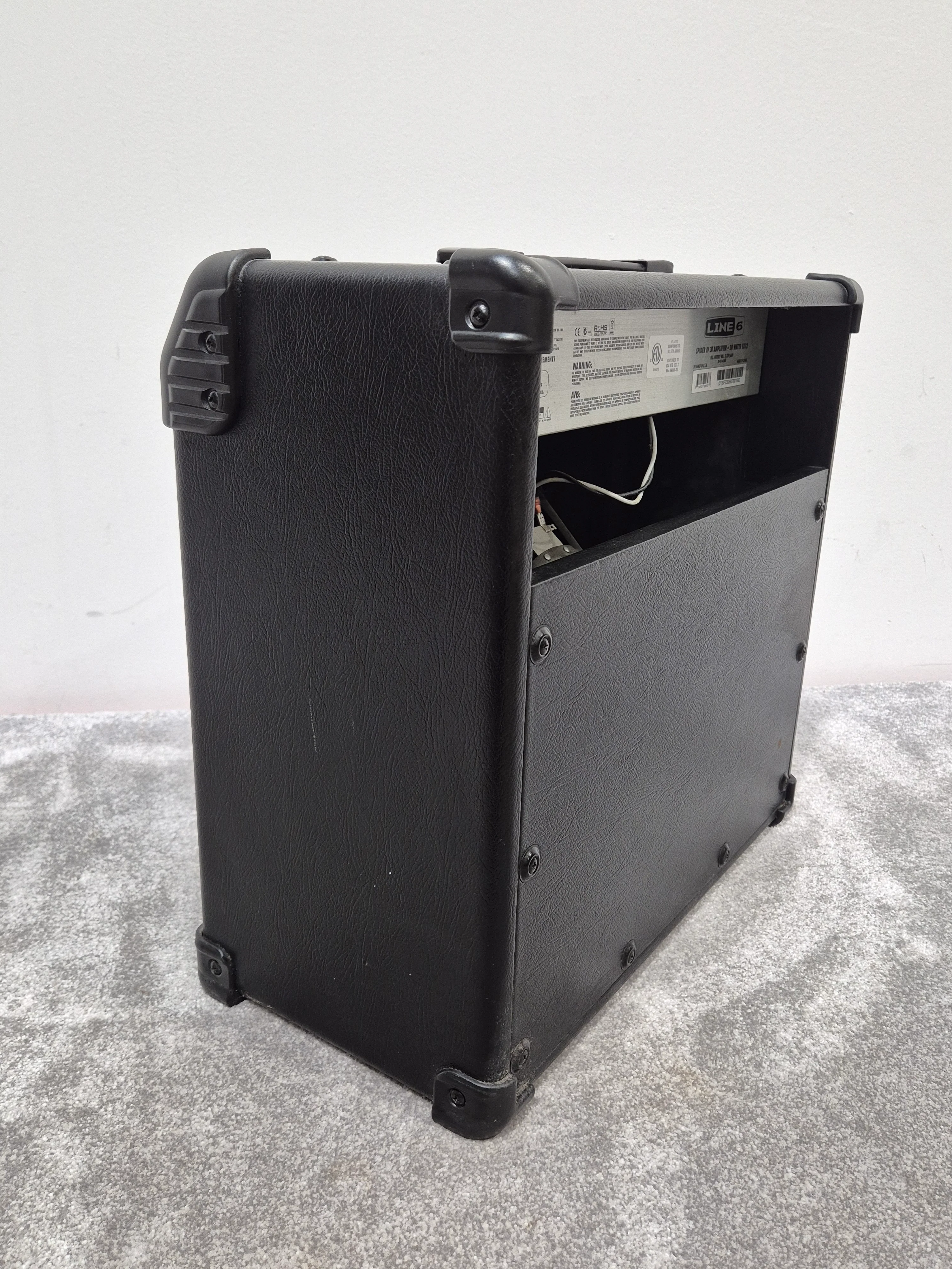 Line 6 Spider IV 30 - Combo Guitar Amplifier w/ Footswitch - Image 9
