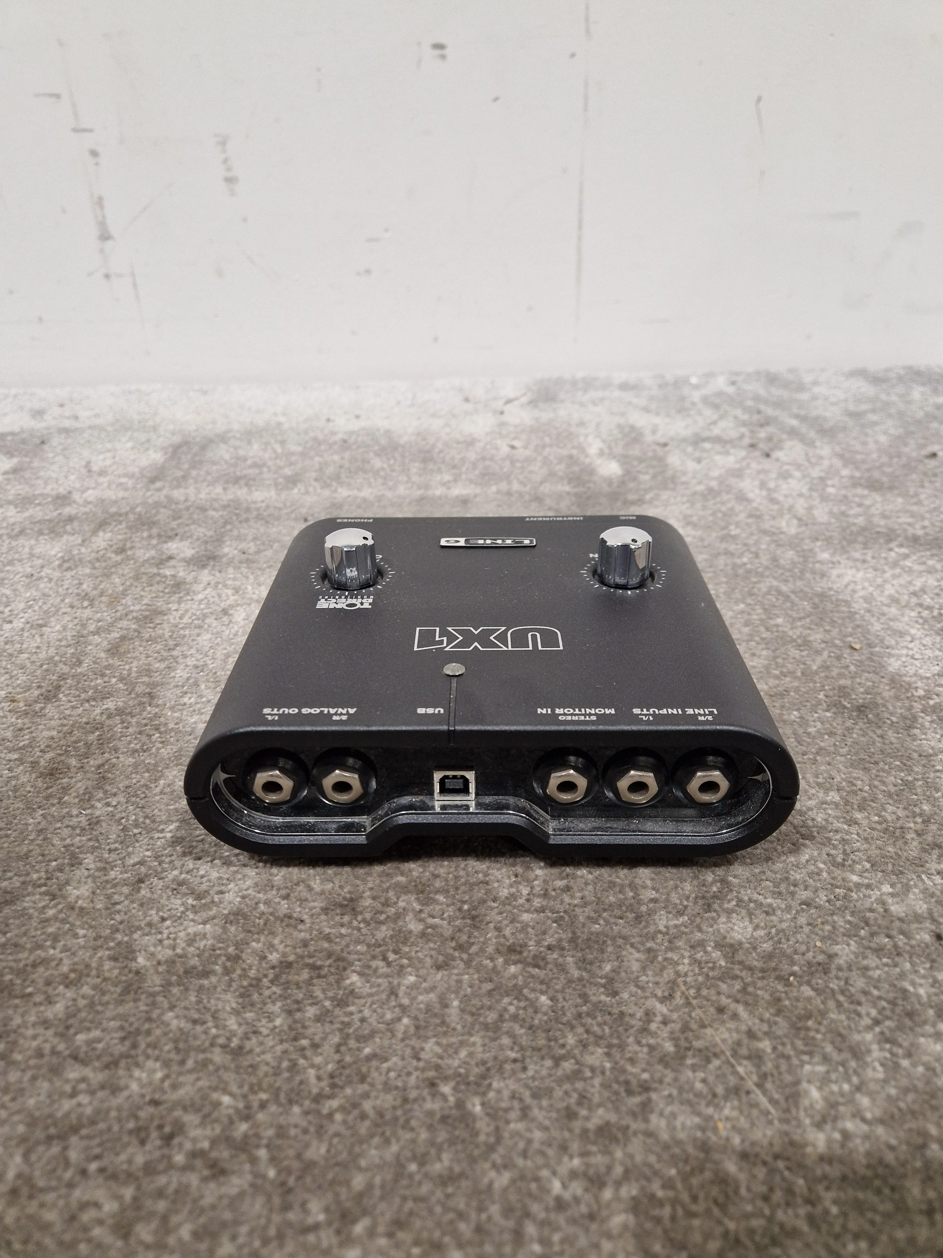 Line 6 UX1 Audio Interface - USB Connectivity - Excellent - Image 2