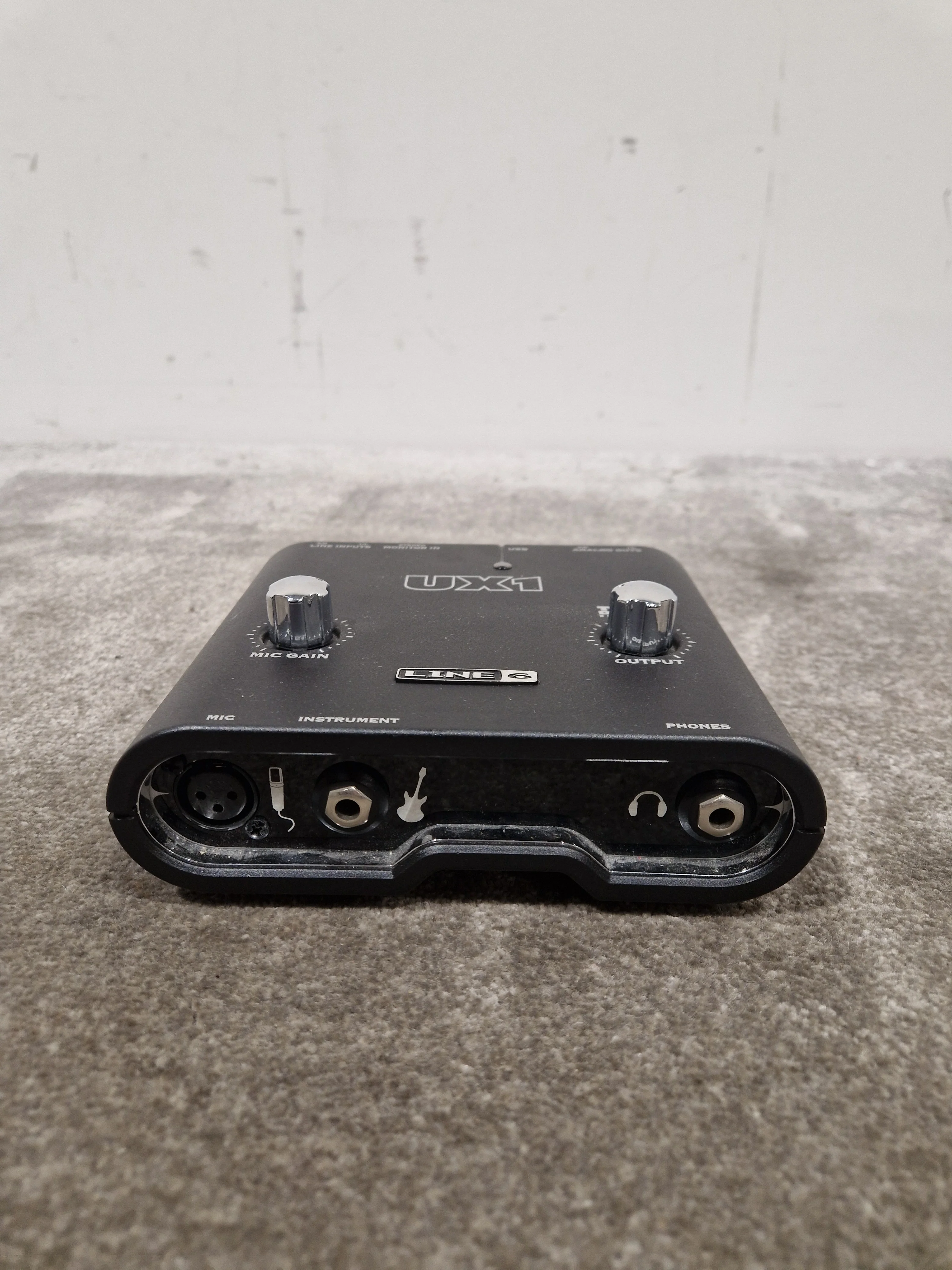 Line 6 UX1 Audio Interface - USB Connectivity - Excellent - Image 6