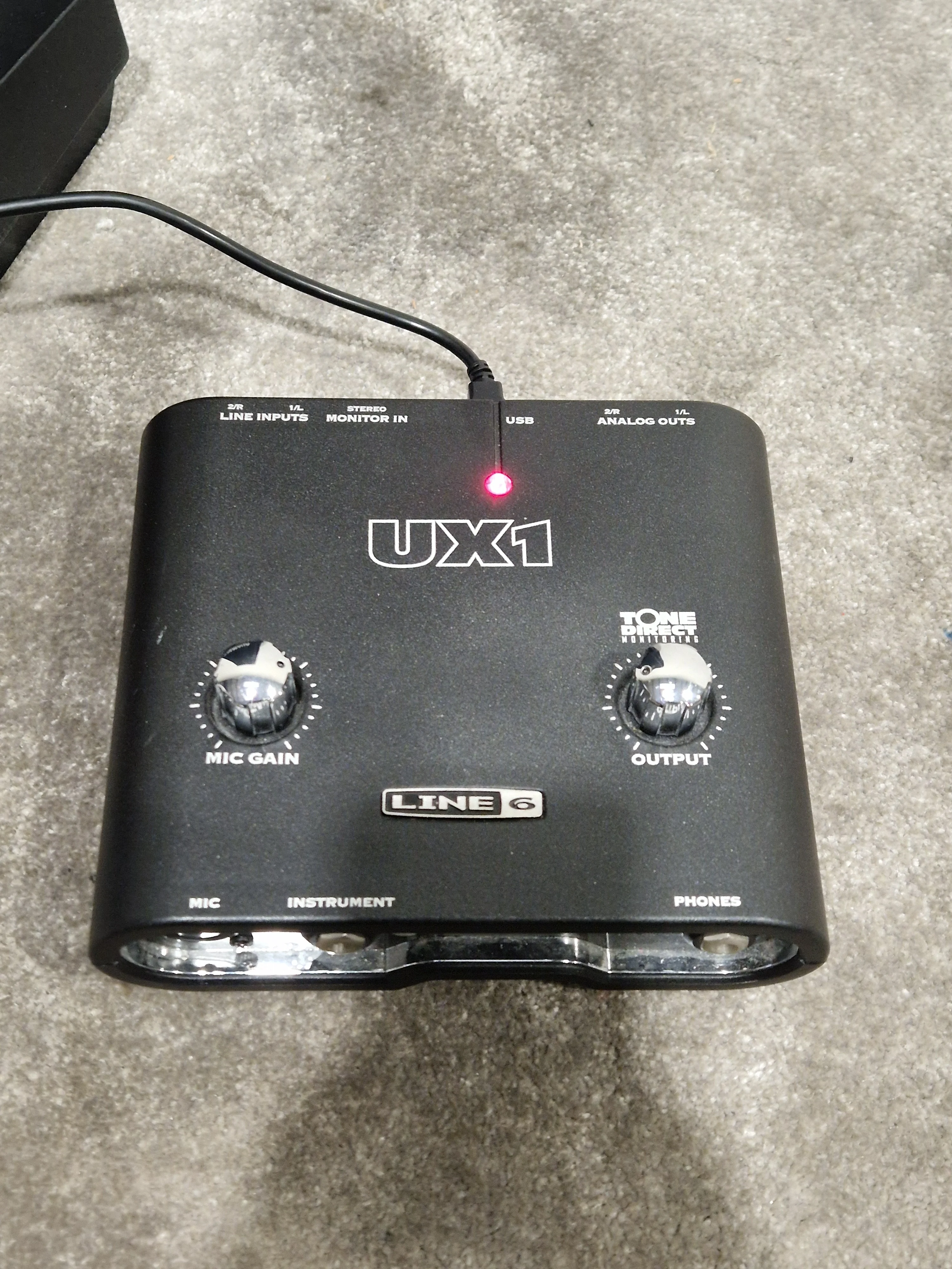Line 6 UX1 Audio Interface - USB Connectivity - Excellent - Image 9