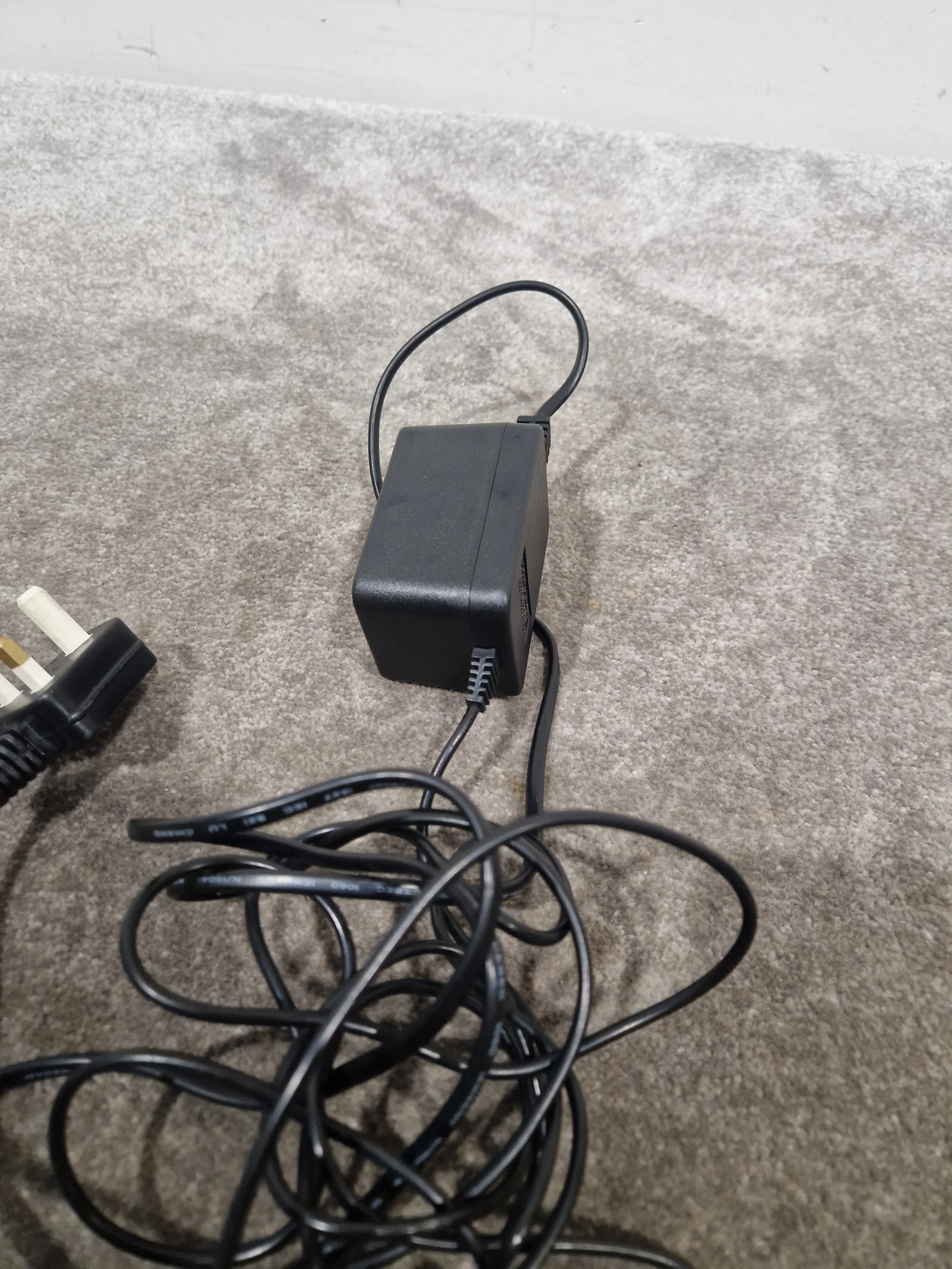 Line 6 Variax AC/AC Adaptor Mka-91200uk 9VAC - Reliable Power Supply - Excellent - Image 3