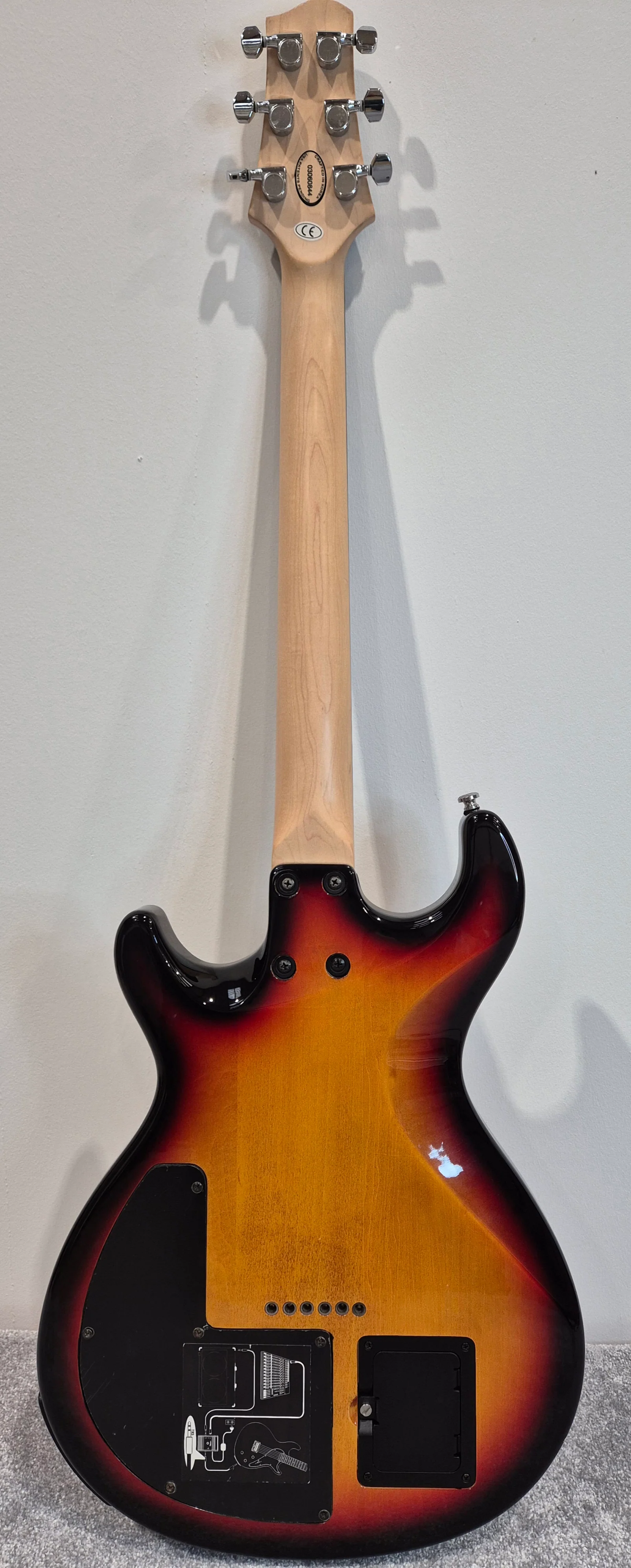 Line 6 Variax Modelling Guitar With Line 6 Soft Bag - Image 3