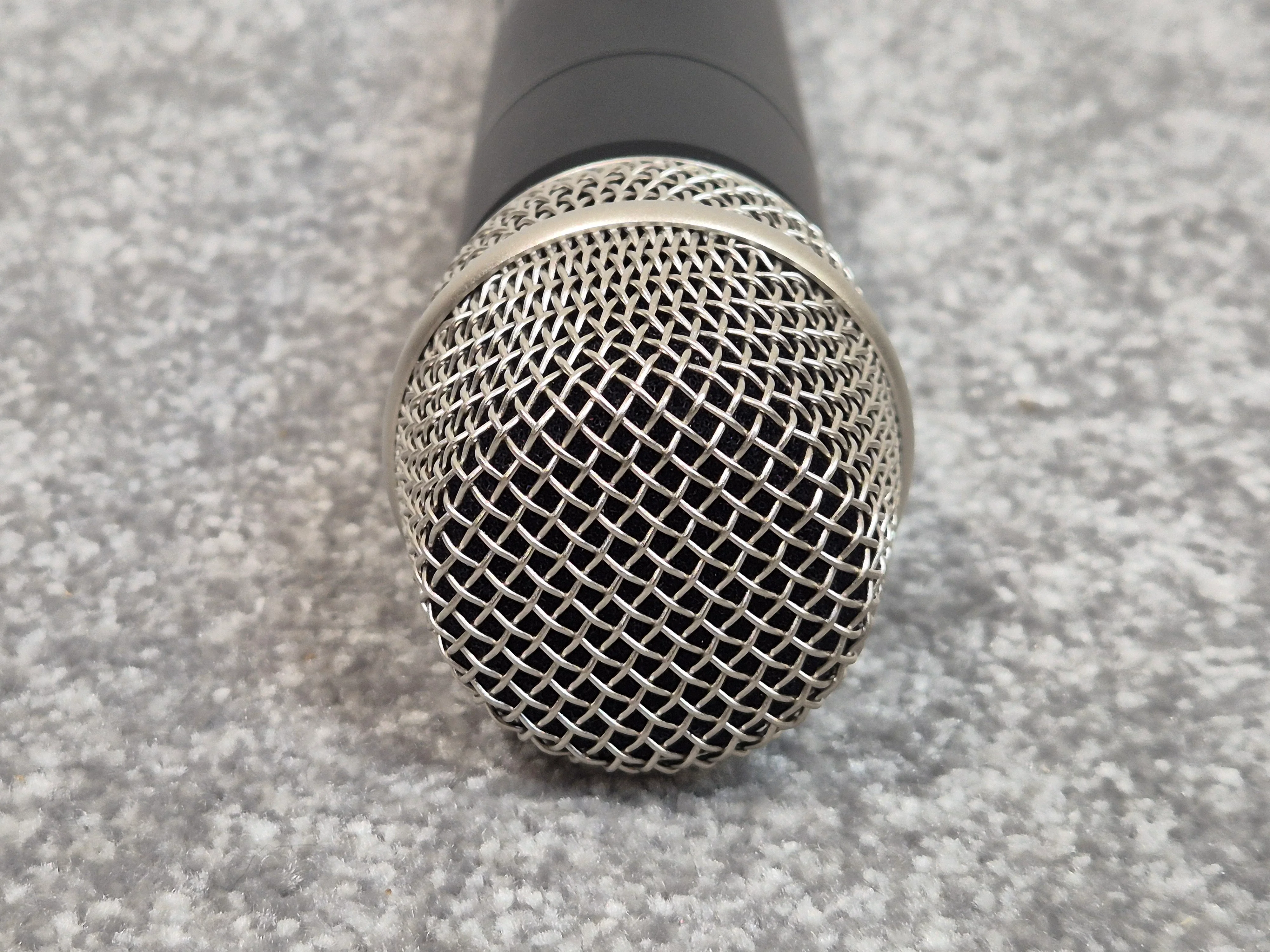 Line 6 XD-V55 - Digital Wireless Microphone System w/ Soft Case - Image 12