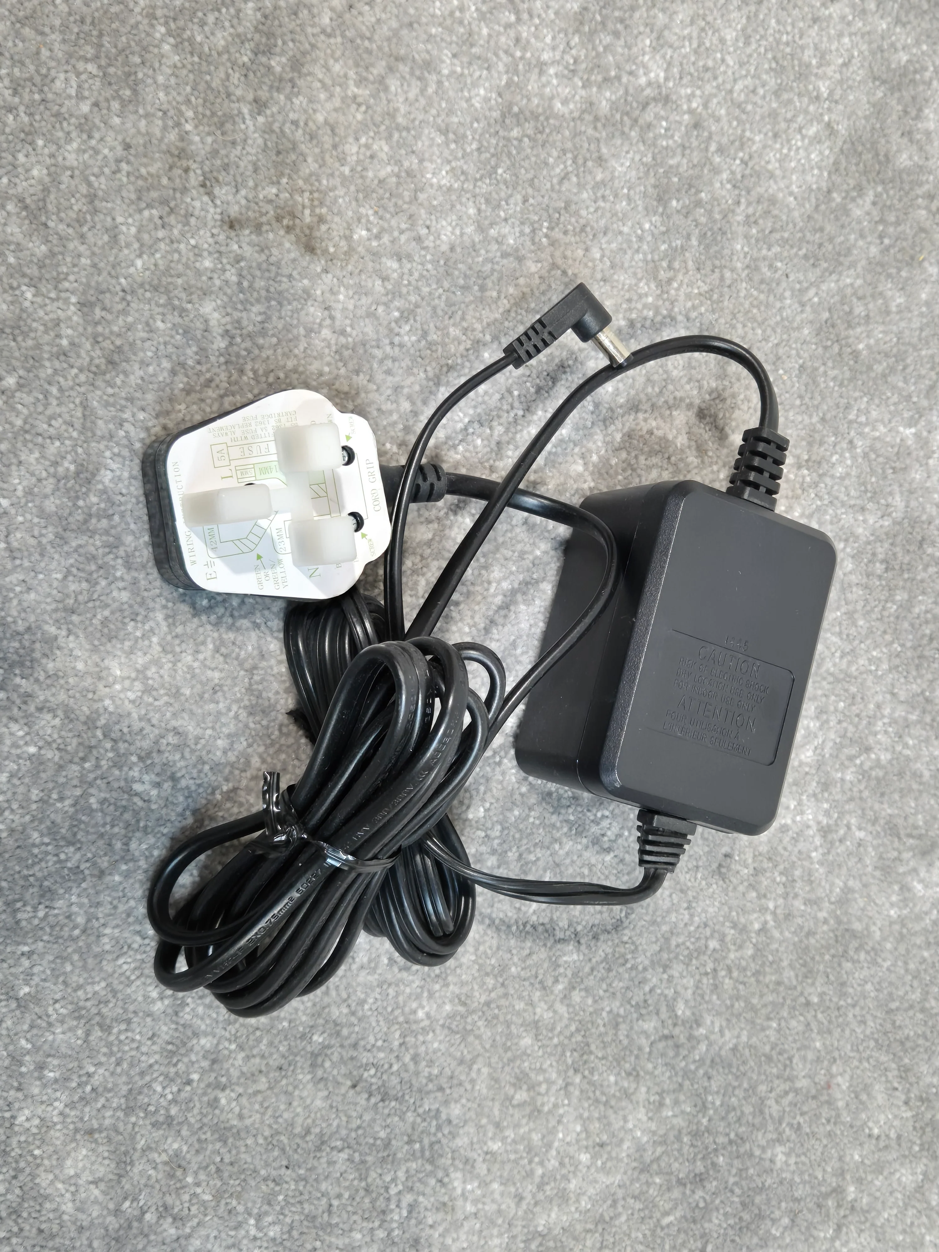 Line 6 XPS-AB - Direct Box - A/ B Switch For Variax Guitars w/ Power Supply - Image 6