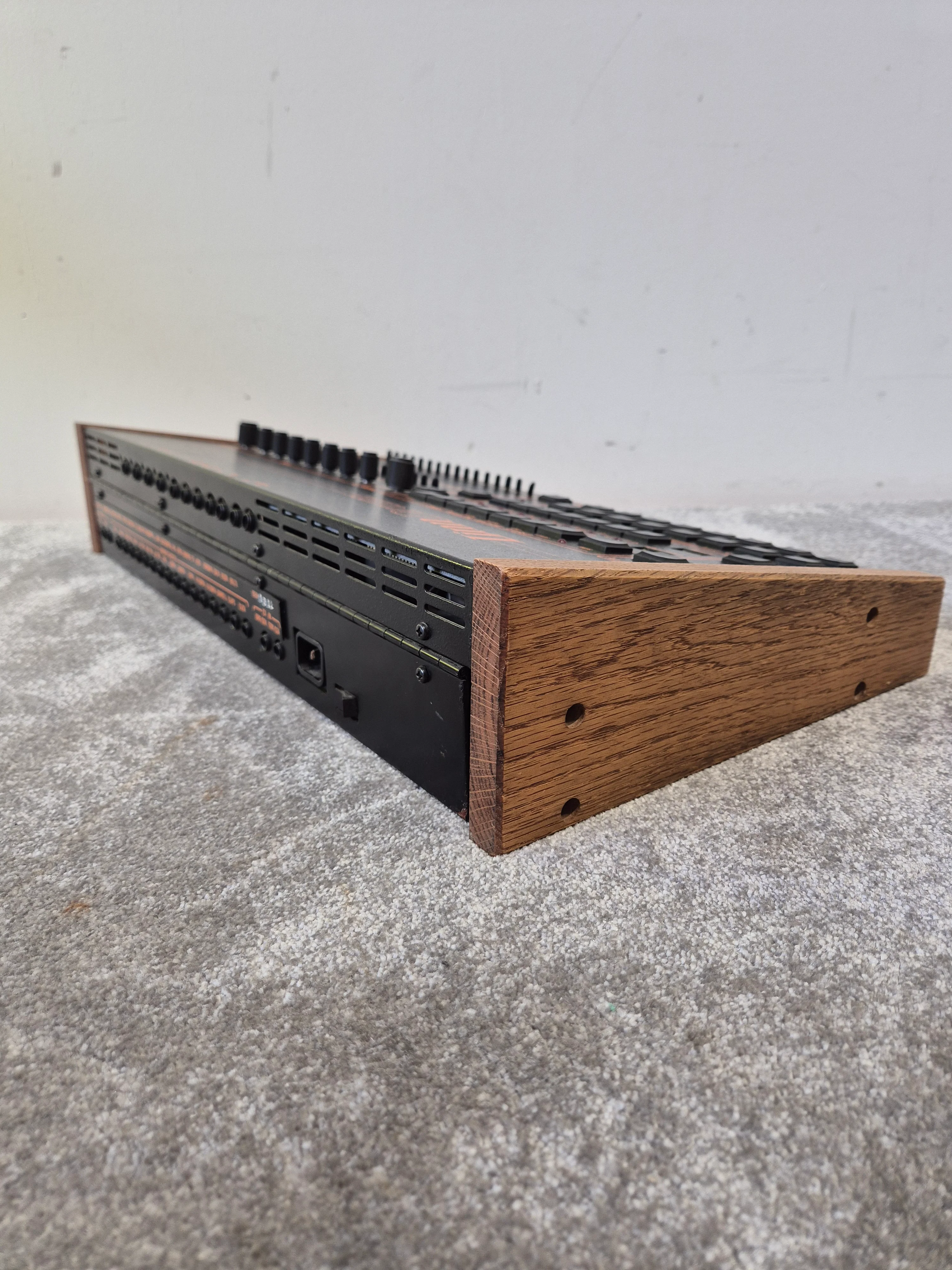 LM2 Linndrum Machine - Extremely Rare Drum Sounds Machine - Very Good - Image 5
