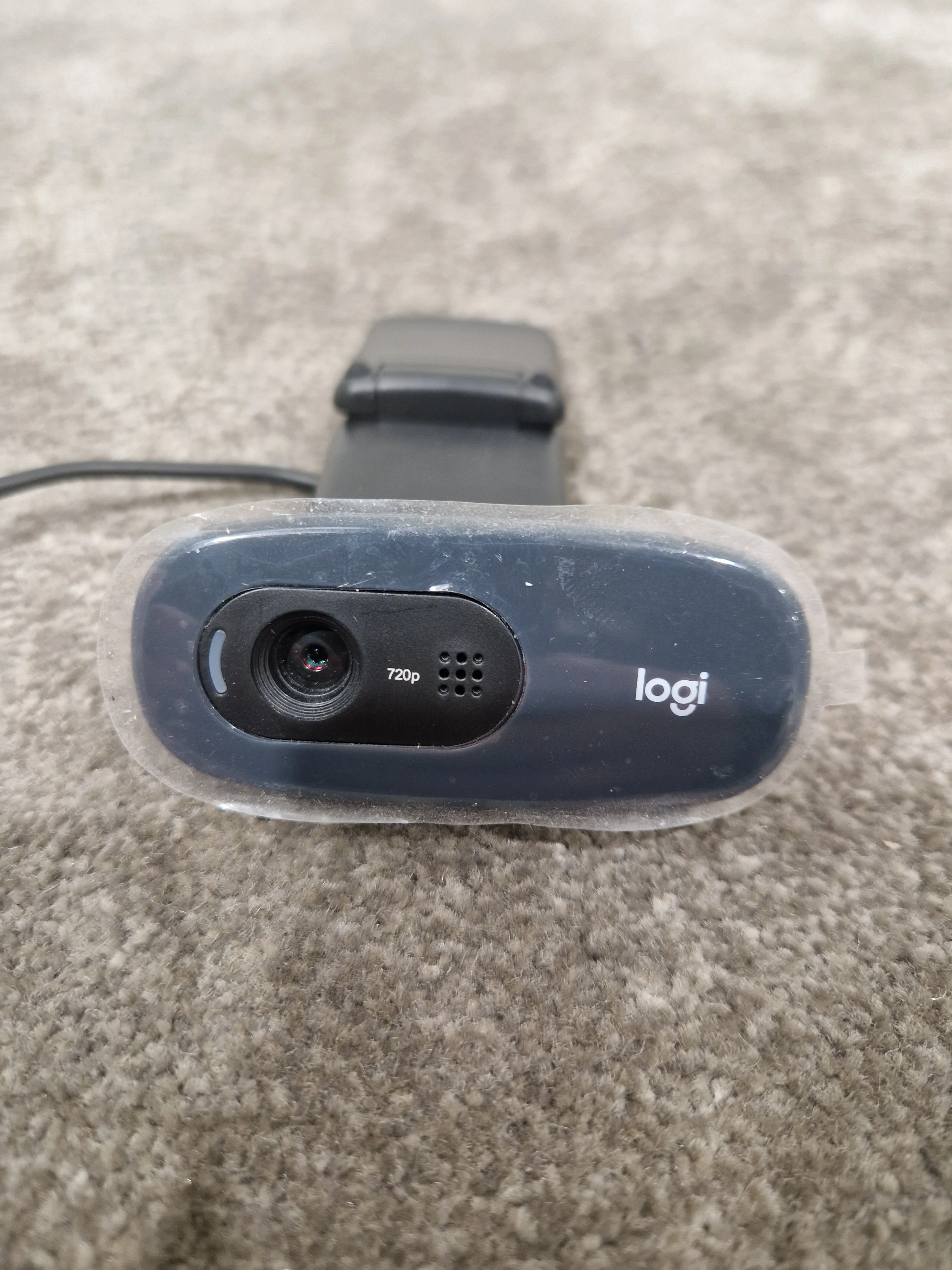 LOGITECH C505 HD Webcam 720p Black - Like New - Image 2
