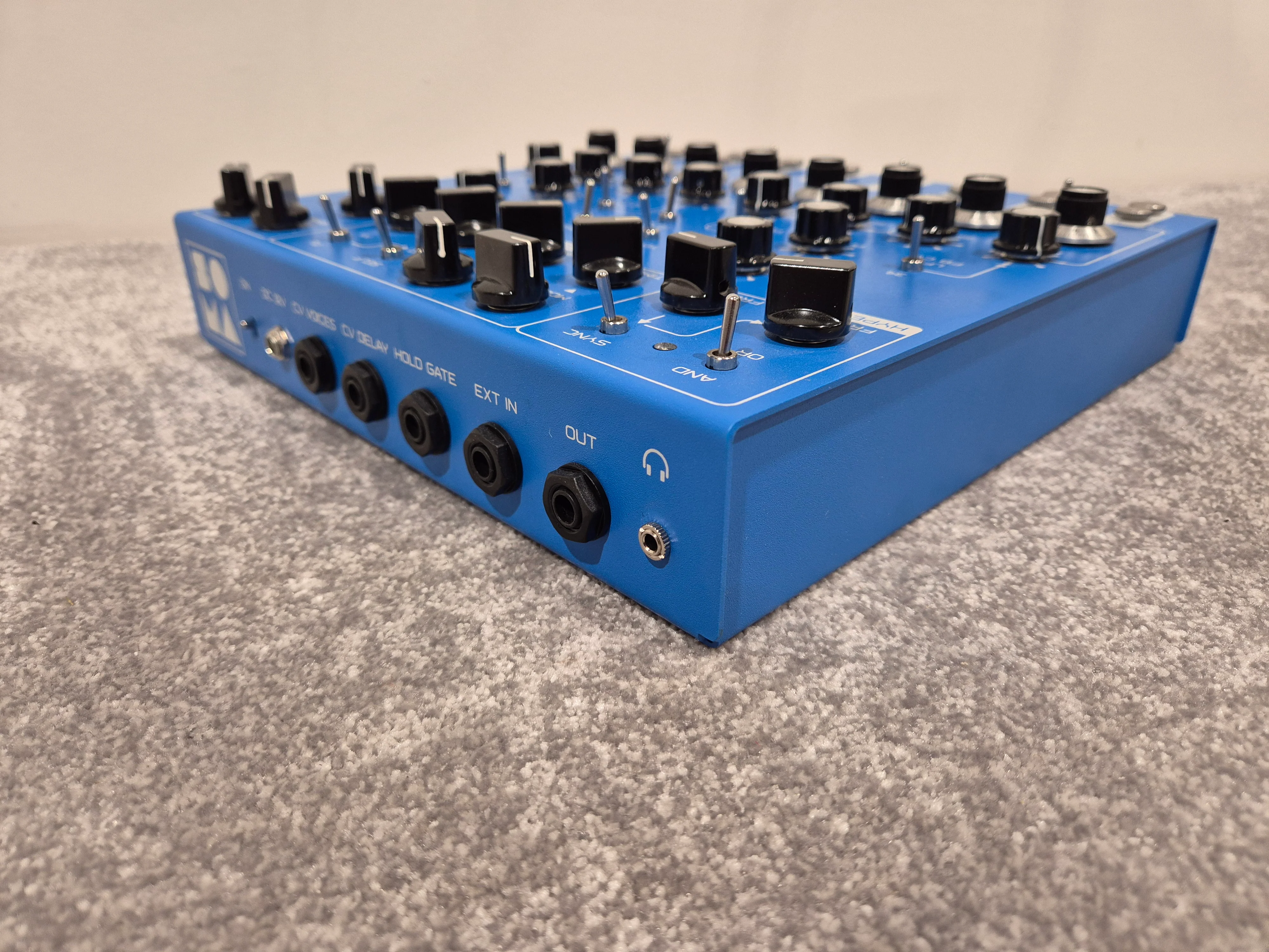 Soma Laboratory Lyra 8 - 8 Voice Organismic Analogue Synthesizer - Blue - Image 4