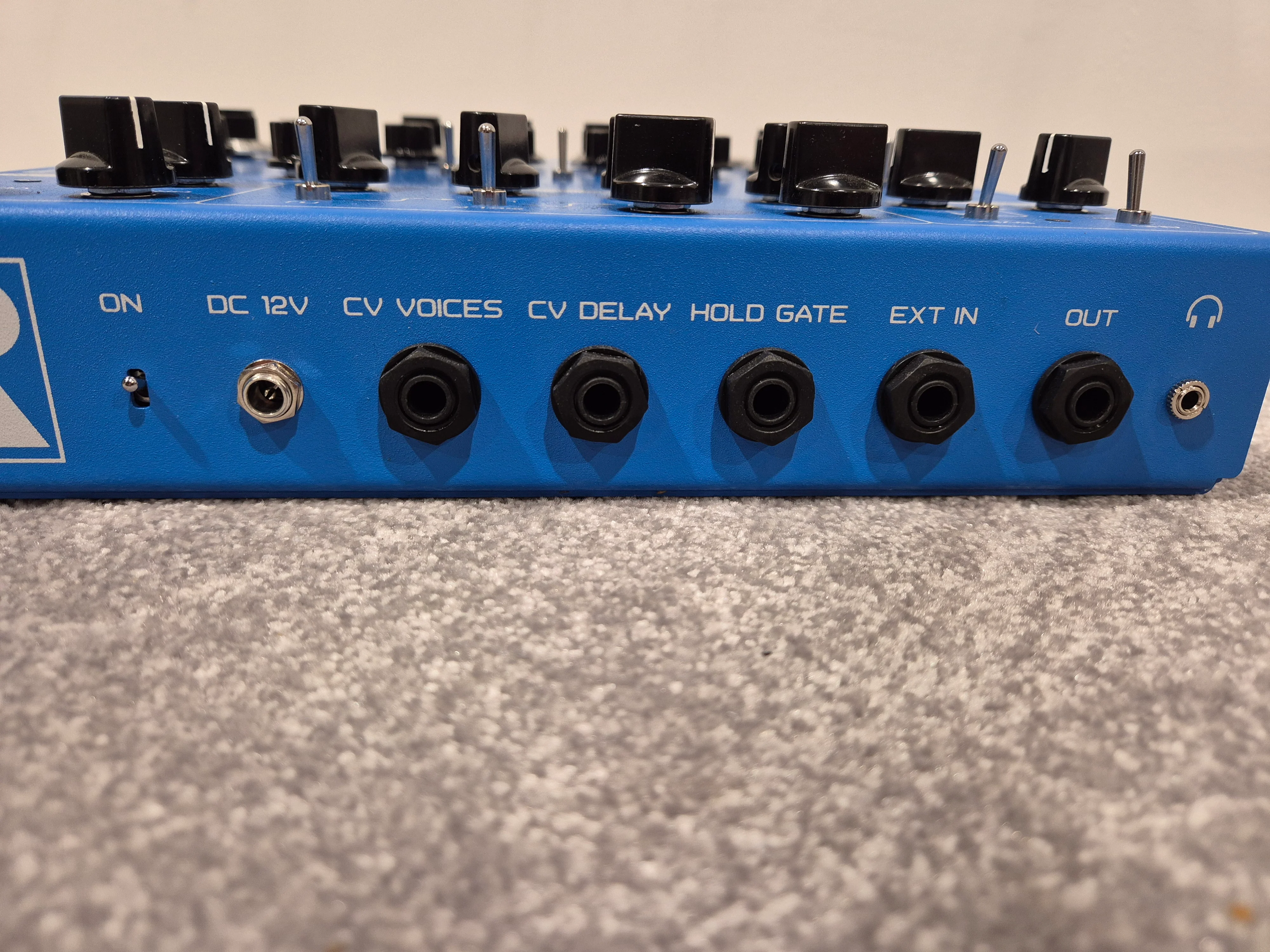 Soma Laboratory Lyra 8 - 8 Voice Organismic Analogue Synthesizer - Blue - Image 6