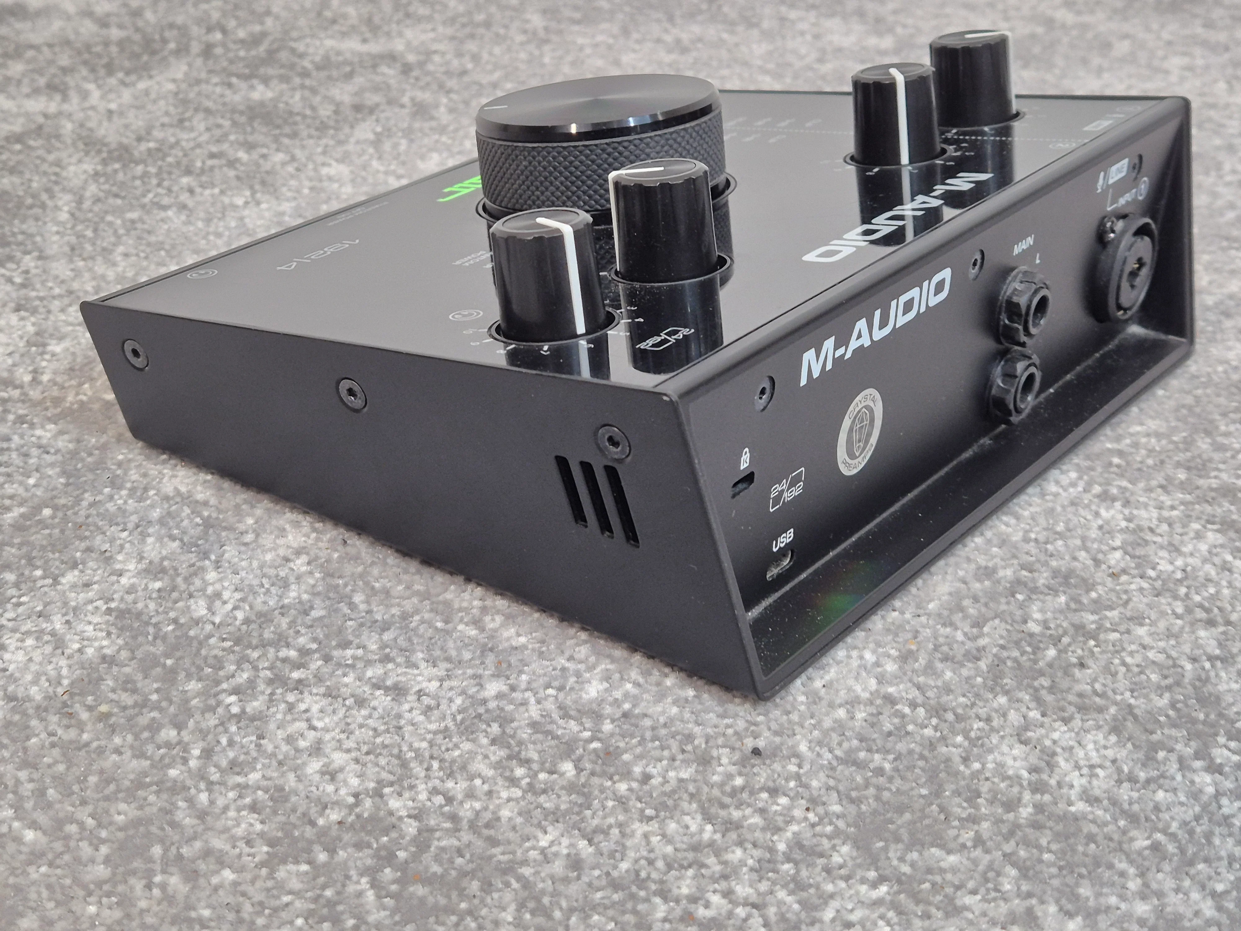 M-Audio AIR 192/4 - Audio Interface Designed for Recording, Podcasting and Streaming - Image 3