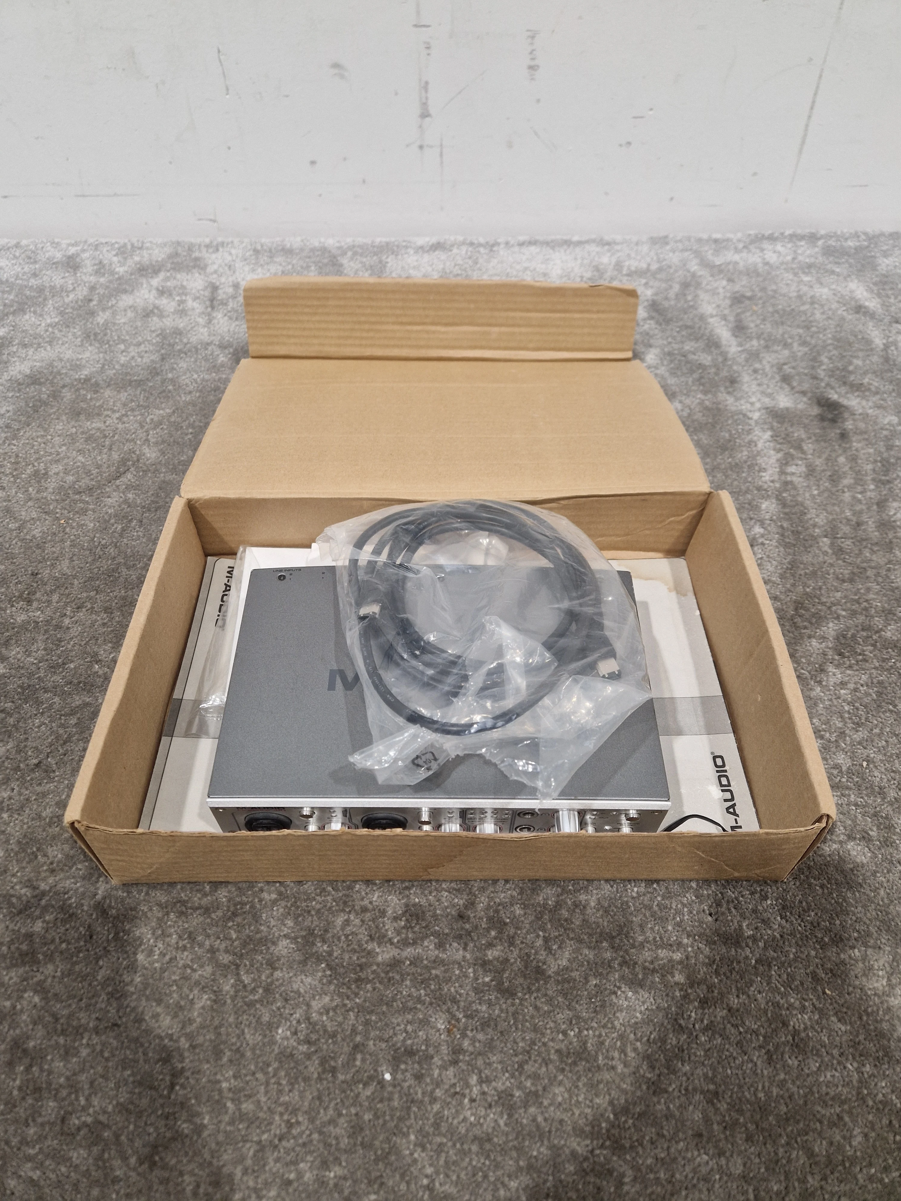 M-AUDIO Firewire 410 Recording Interface - 8-in/8-out - Good w/ Connector cable & 5 cd bundle - Image 2