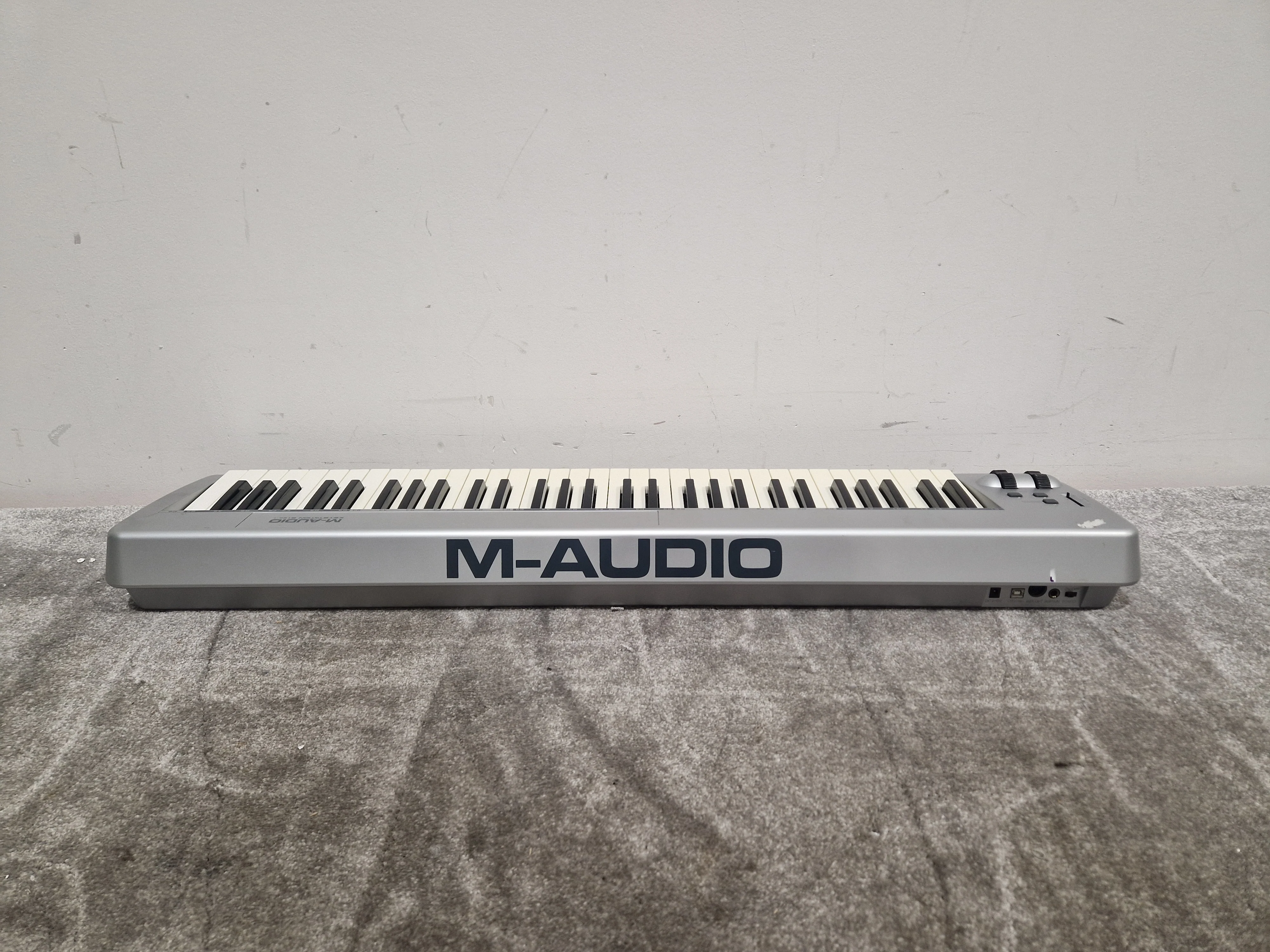 M-AUDIO Key-Station 61-ES - 61-Key MIDI Controller - Good - Image 10