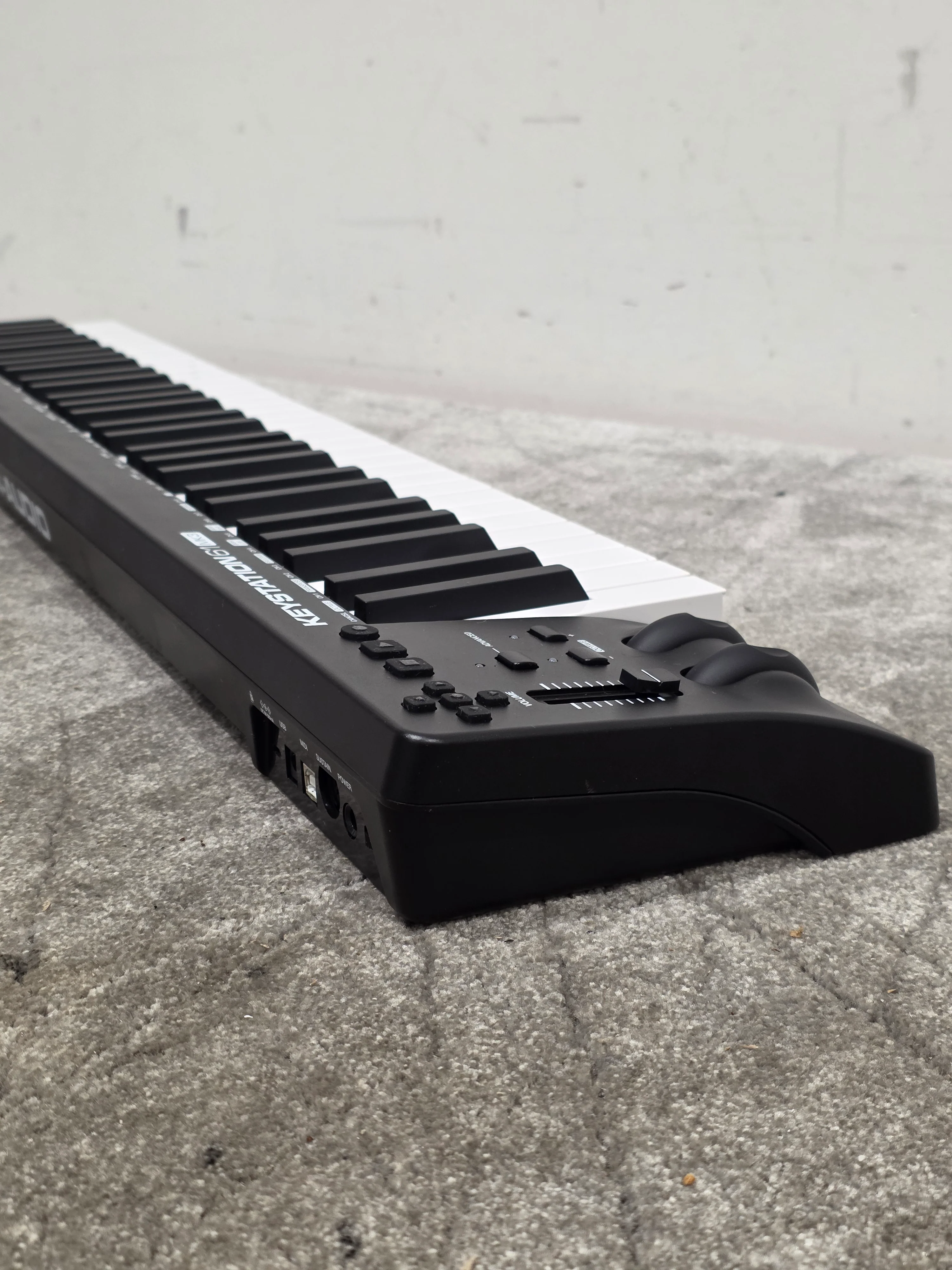 M-Audio Keystation 61 MK3 - MIDI Controller Keyboard - Black - Midi Controller - Excellent - Image 7