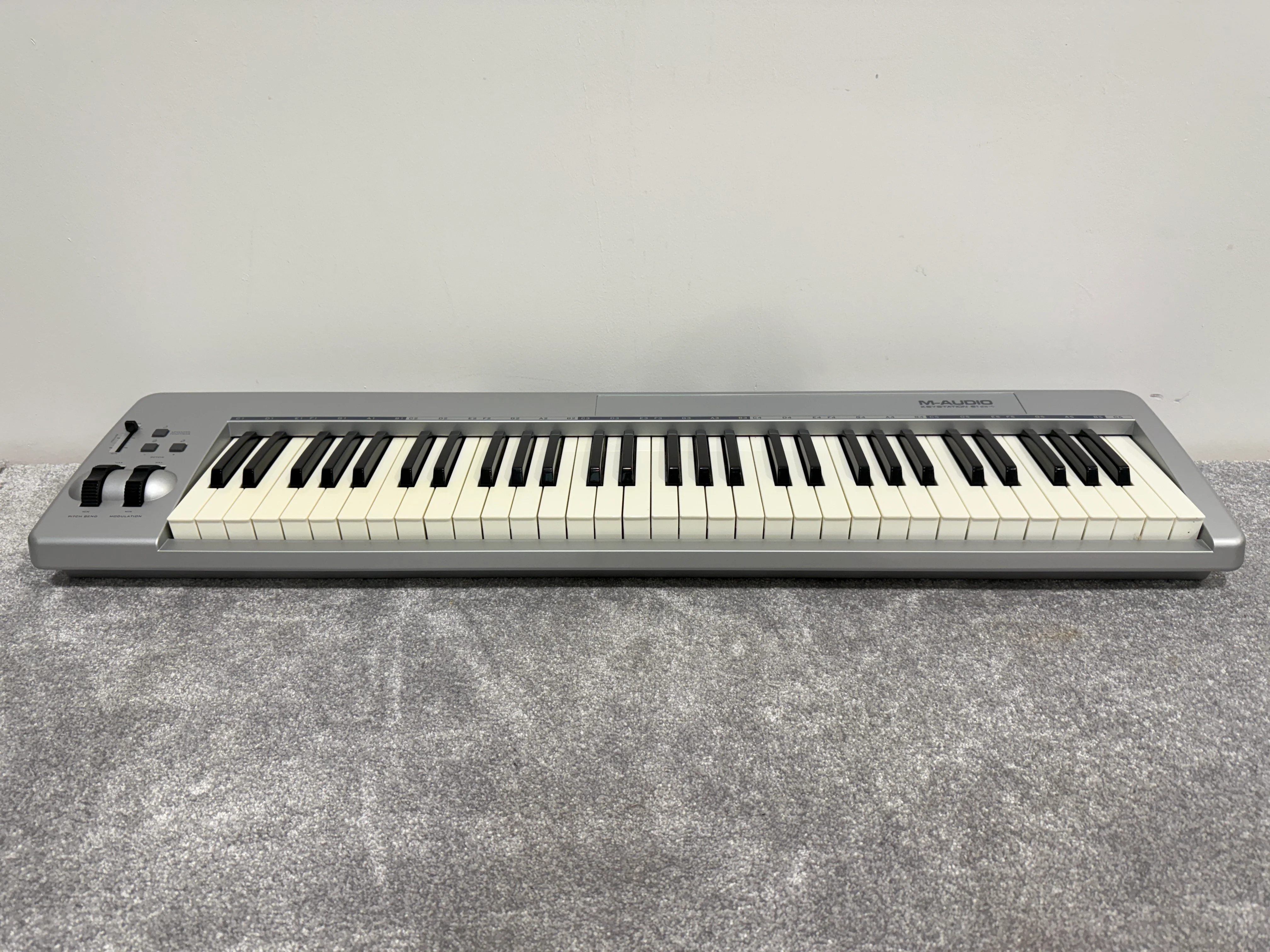 M-Audio Keystation 61es Semi Weighted USB Midi Controller / Keyboard - Image 21