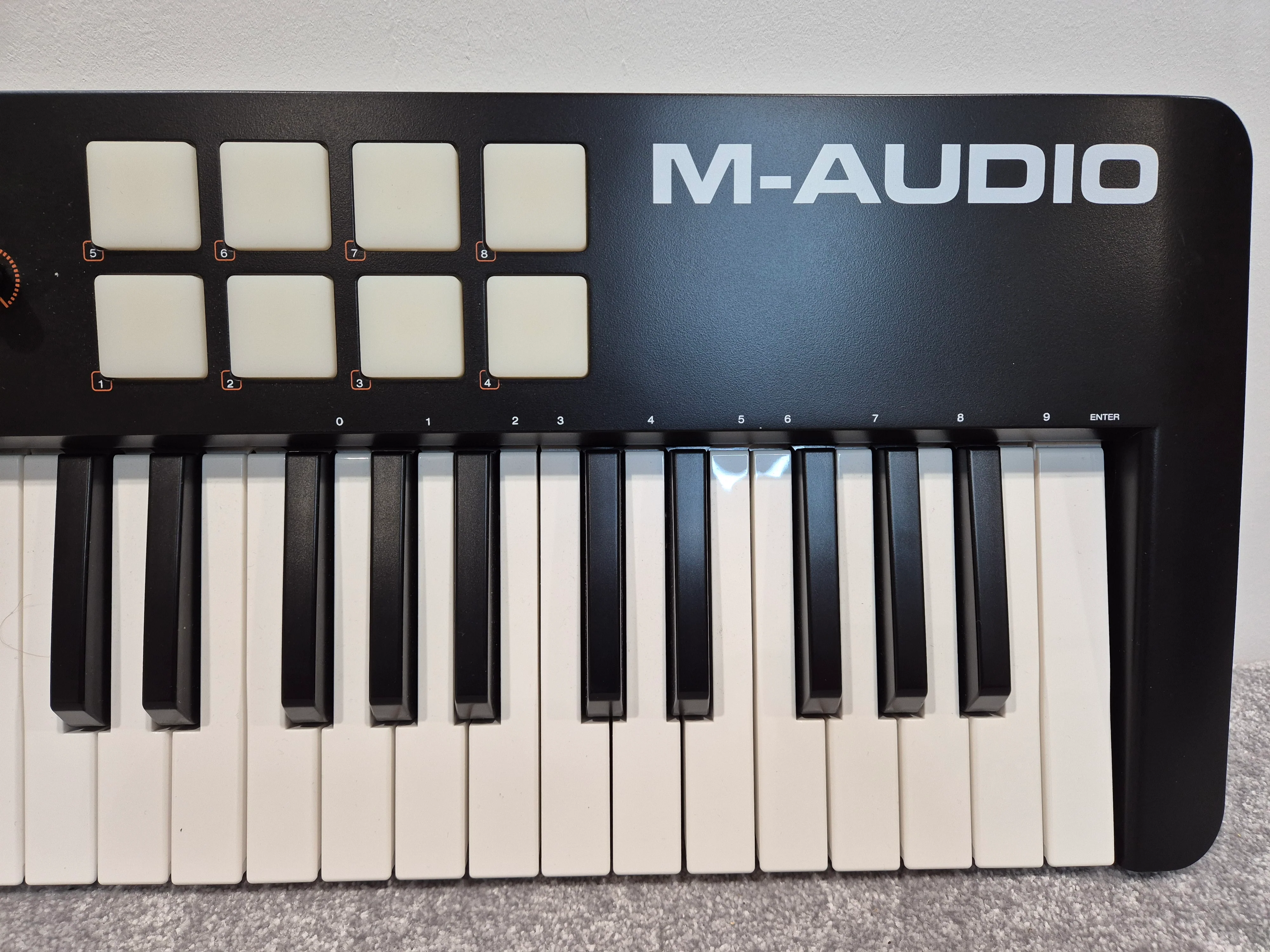 M-Audio Oxygen 61 Mk IV - USB MIDI Keyboard Controller - Image 4