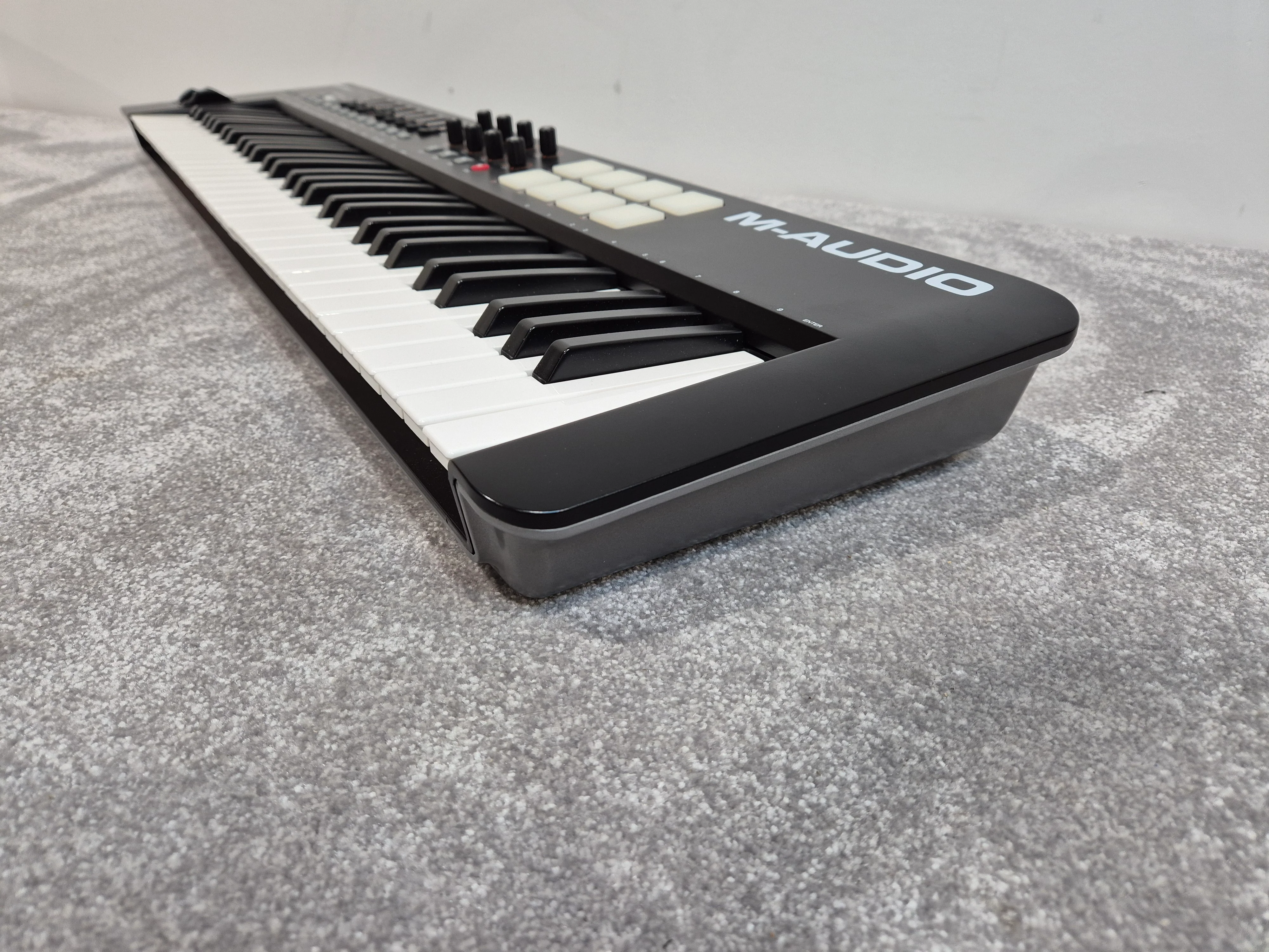 M-Audio Oxygen 61 Mk IV - USB MIDI Keyboard Controller - Image 6
