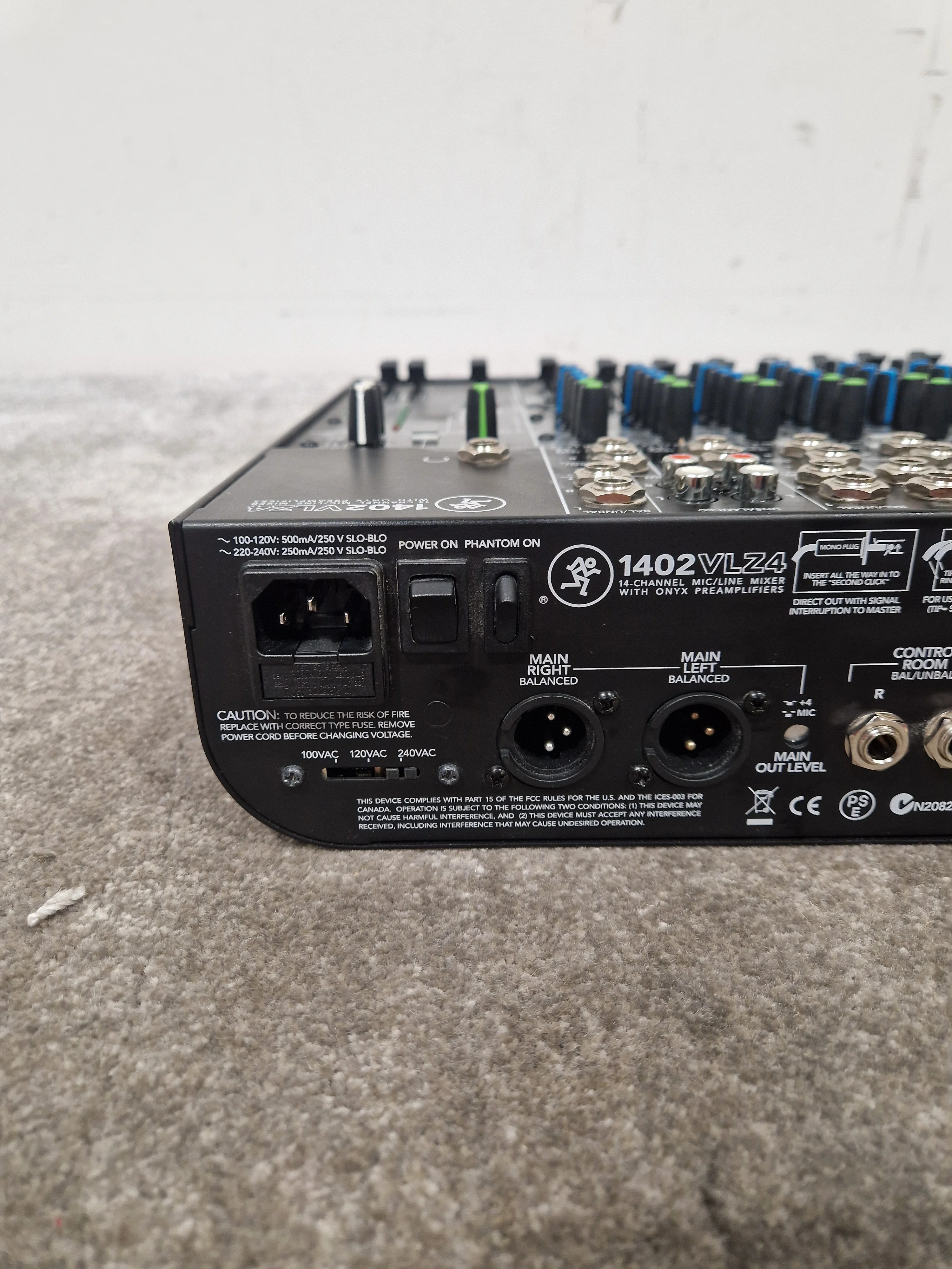 Mackie 1402 VLZ4 - 14-Channel Mixer - Excellent w/ Power Supply - Image 3