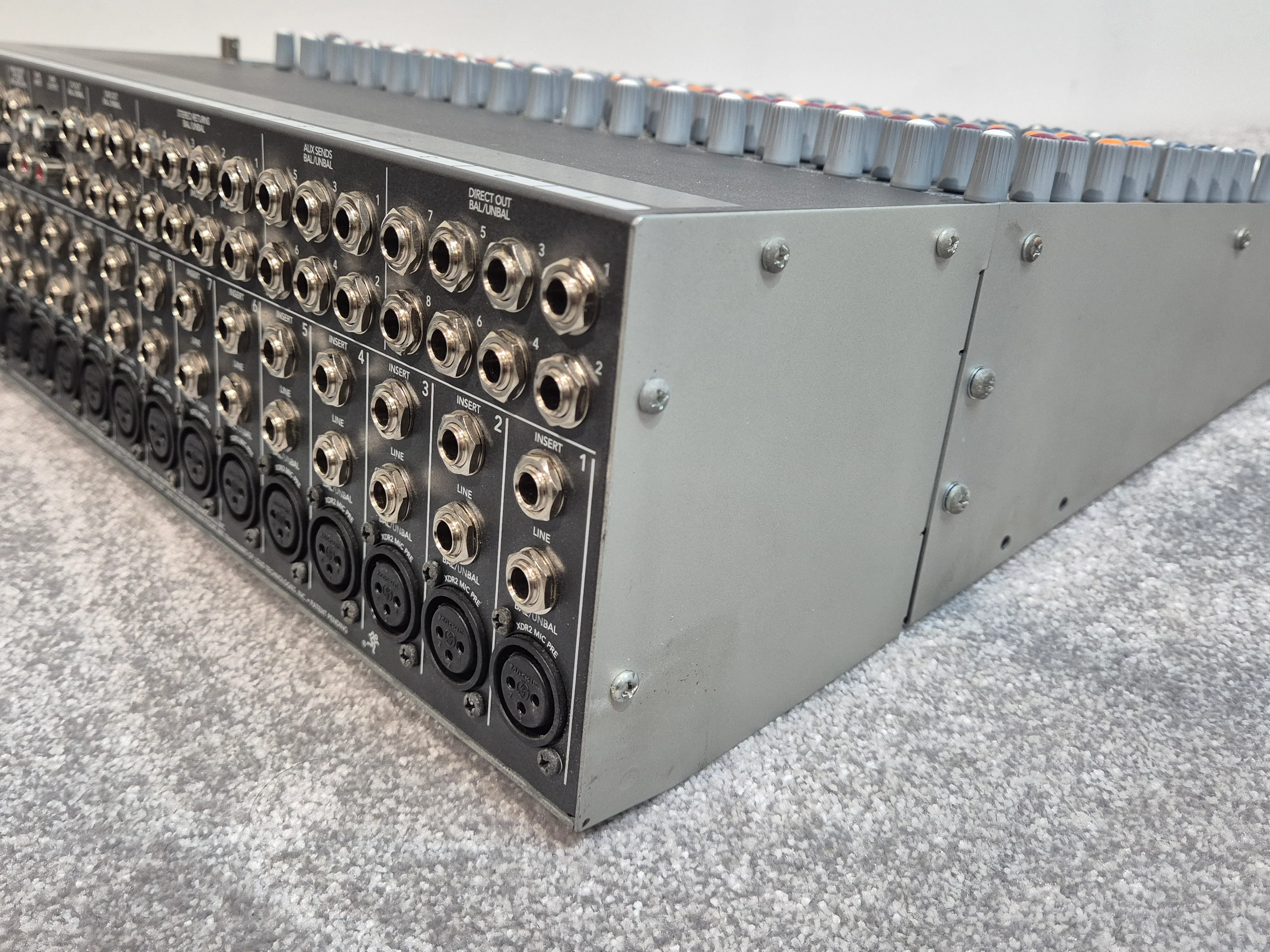 Mackie 1604 VLZ3 - 16-Channel Compact Mixer + Flight Case - Image 9
