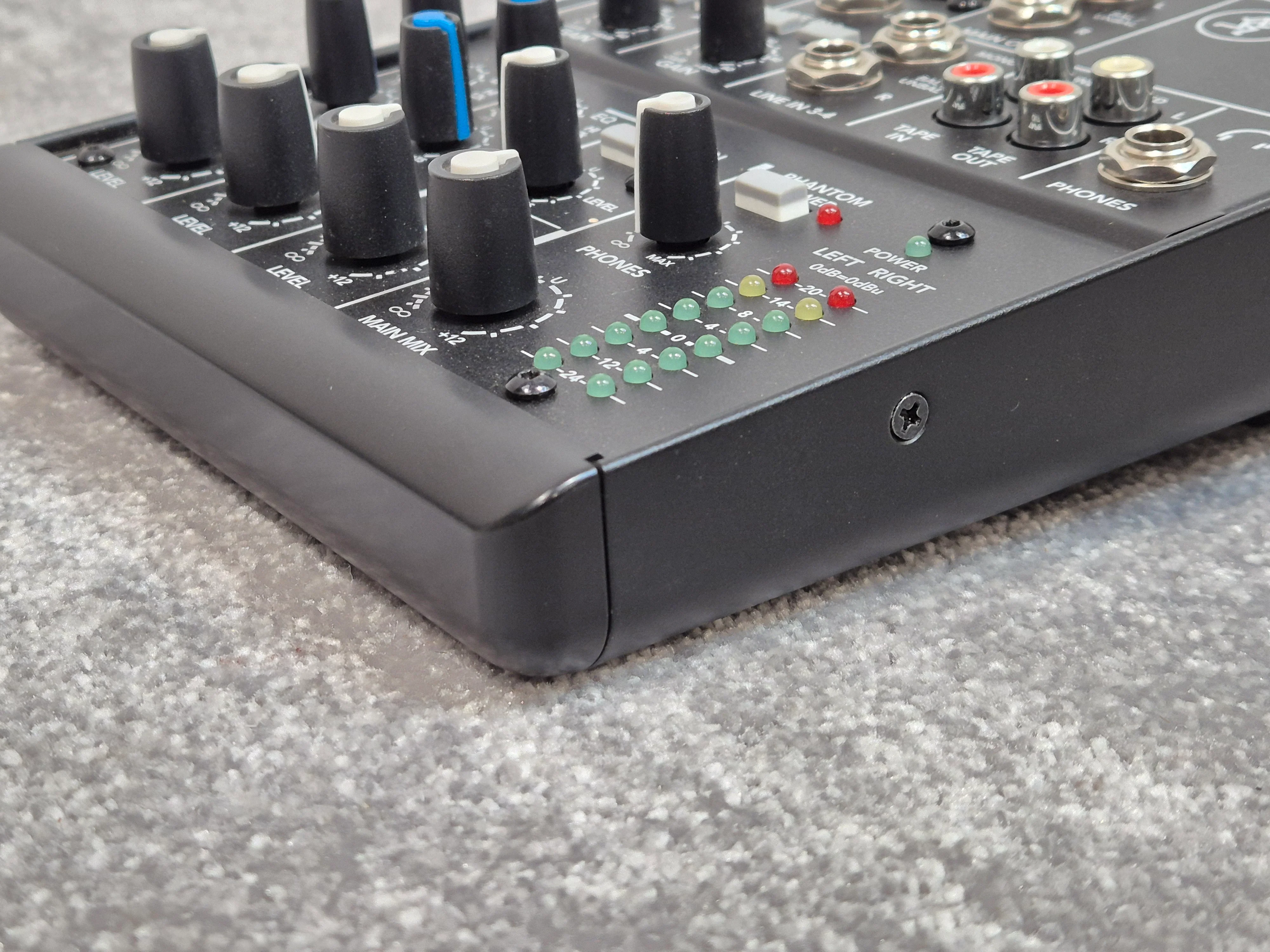 Mackie 402VLZ4 - 4-channel Compact Analogue Mixer - Image 4