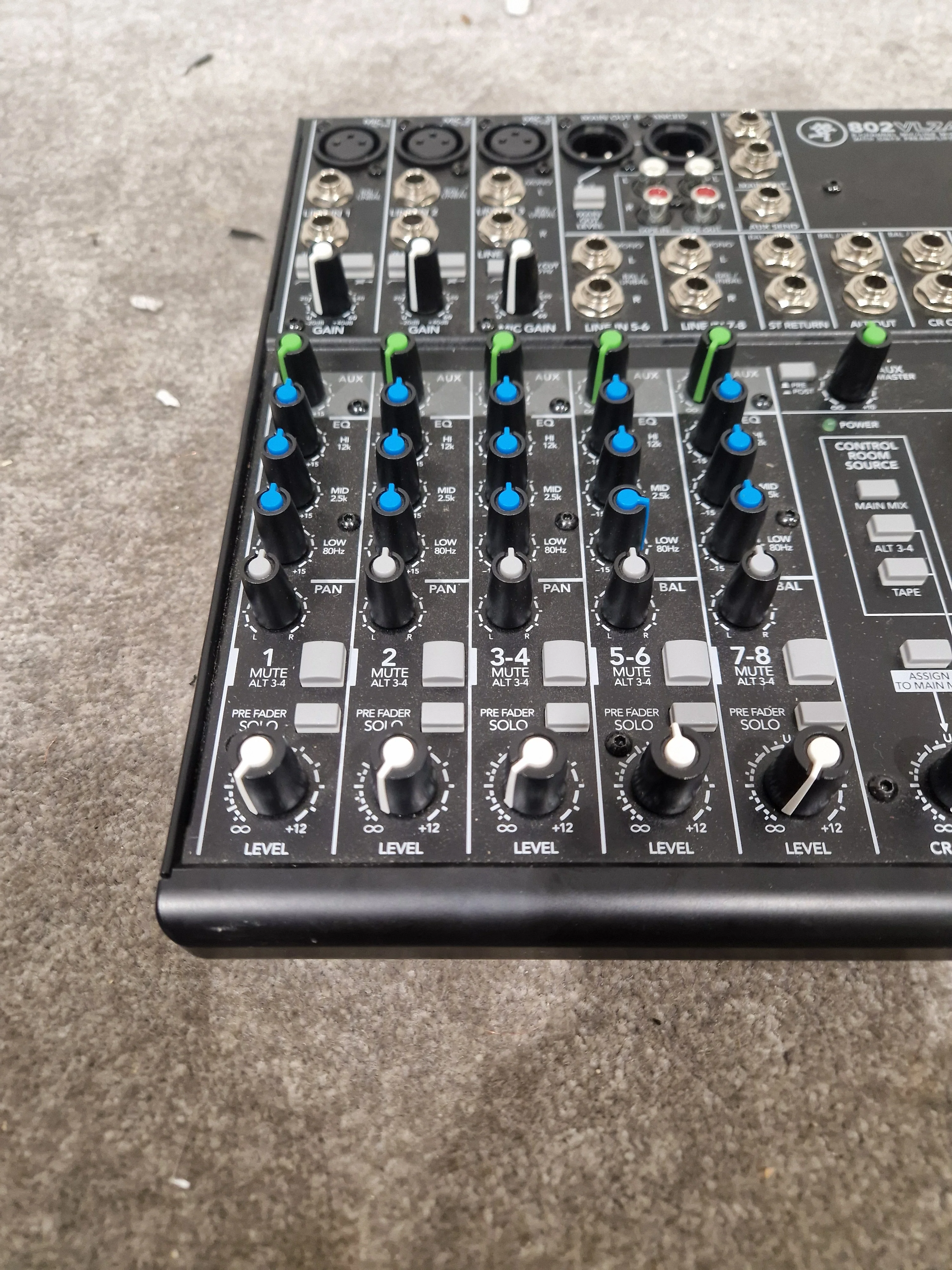 Mackie 802VLZ4 - 8-Channel Mic/Line Mixer with Onyx Preamps - Excellent w/ Original Box - Image 12