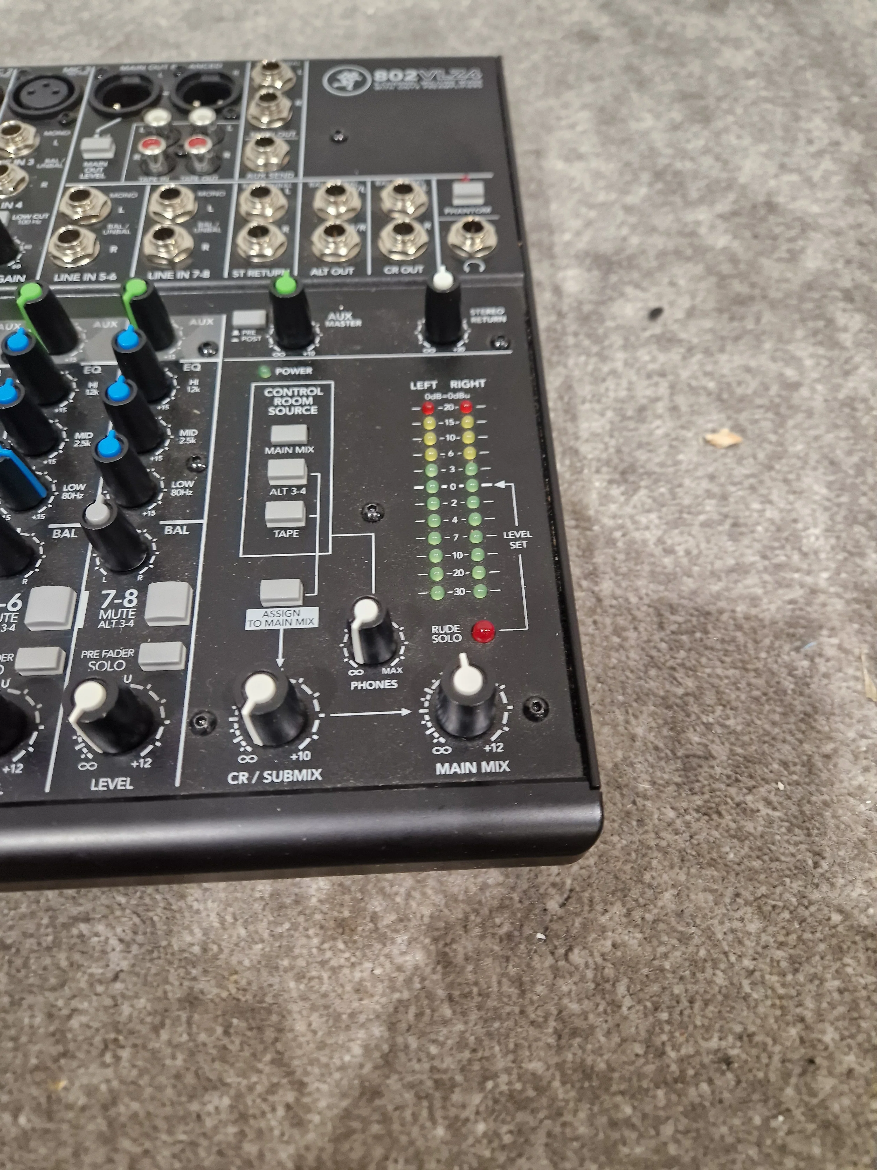 Mackie 802VLZ4 - 8-Channel Mic/Line Mixer with Onyx Preamps - Excellent w/ Original Box - Image 5