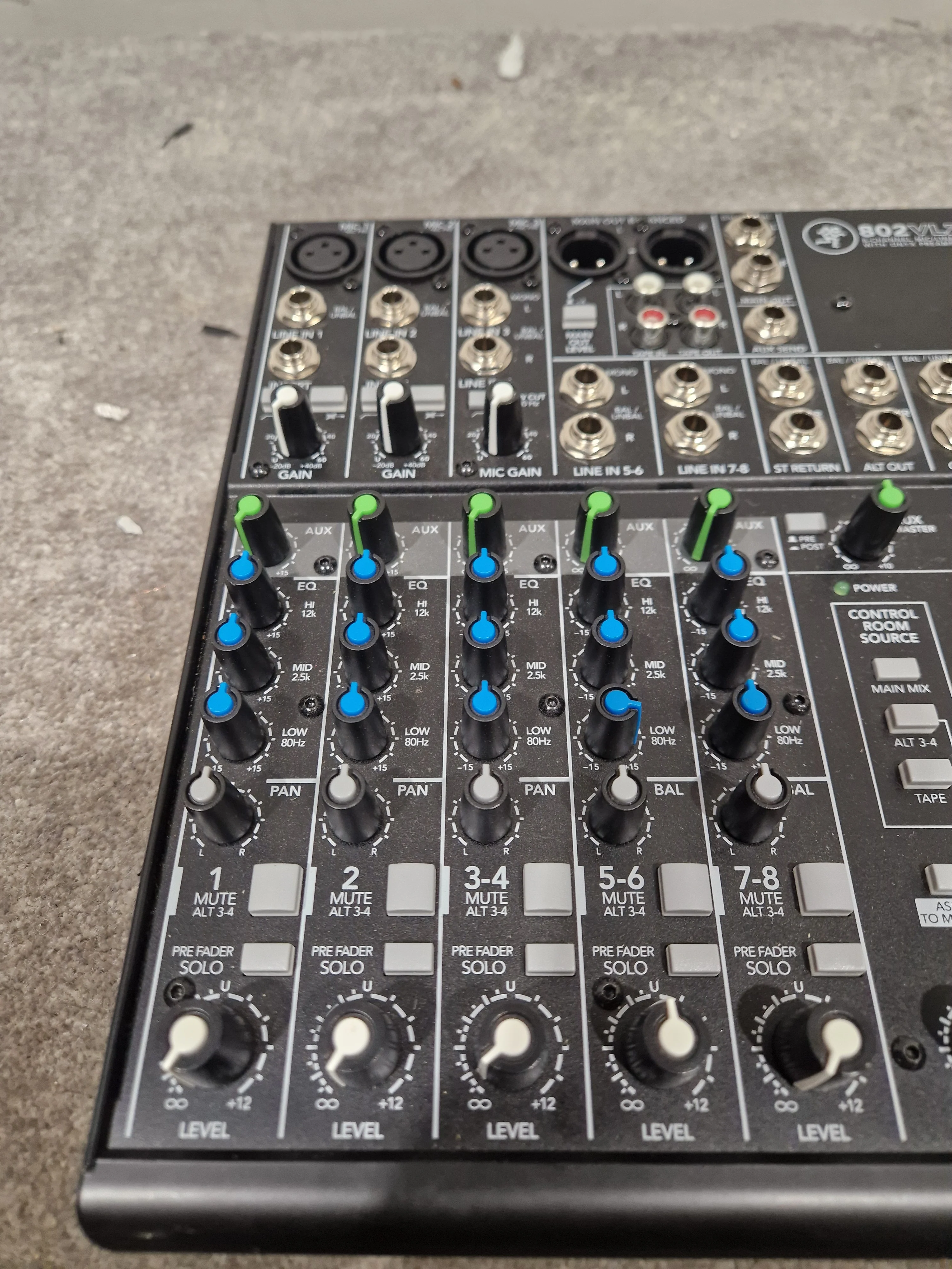 Mackie 802VLZ4 - 8-Channel Mic/Line Mixer with Onyx Preamps - Excellent w/ Original Box - Image 7