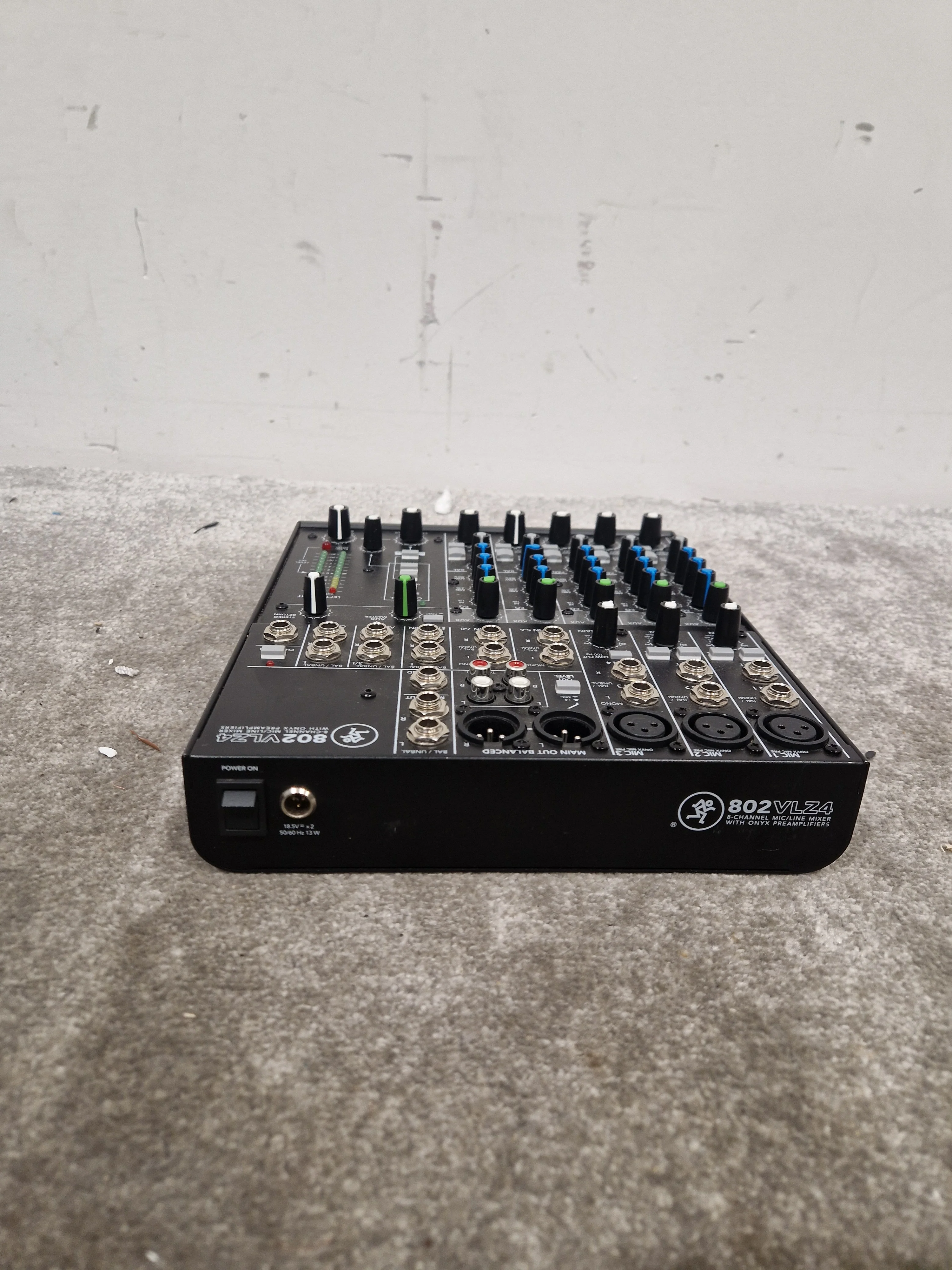 Mackie 802VLZ4 - 8-Channel Mic/Line Mixer with Onyx Preamps - Excellent w/ Original Box - Image 9