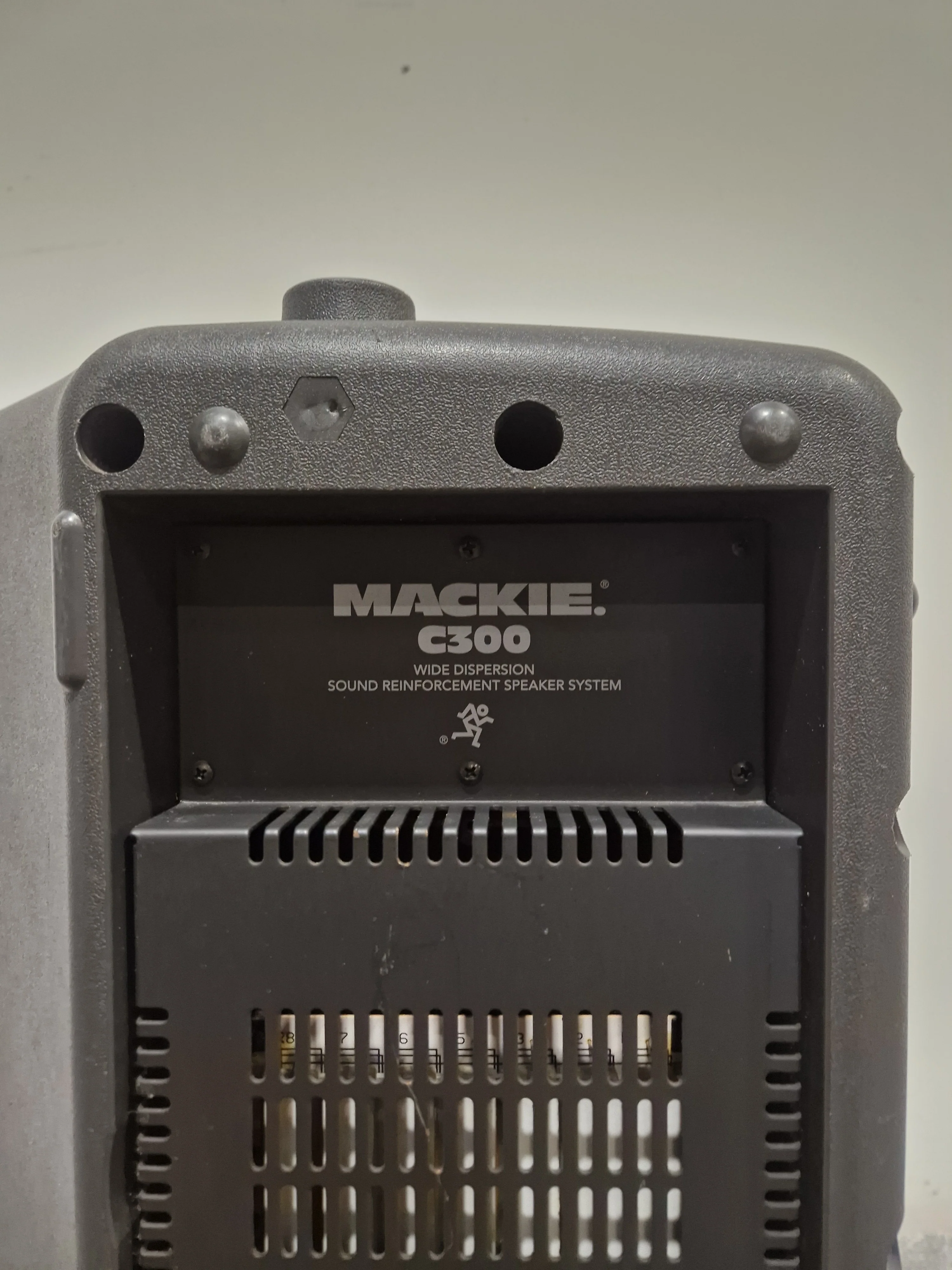 Mackie C300 PA Speaker - 400W Passive Loudspeaker - Very Good - Image 3