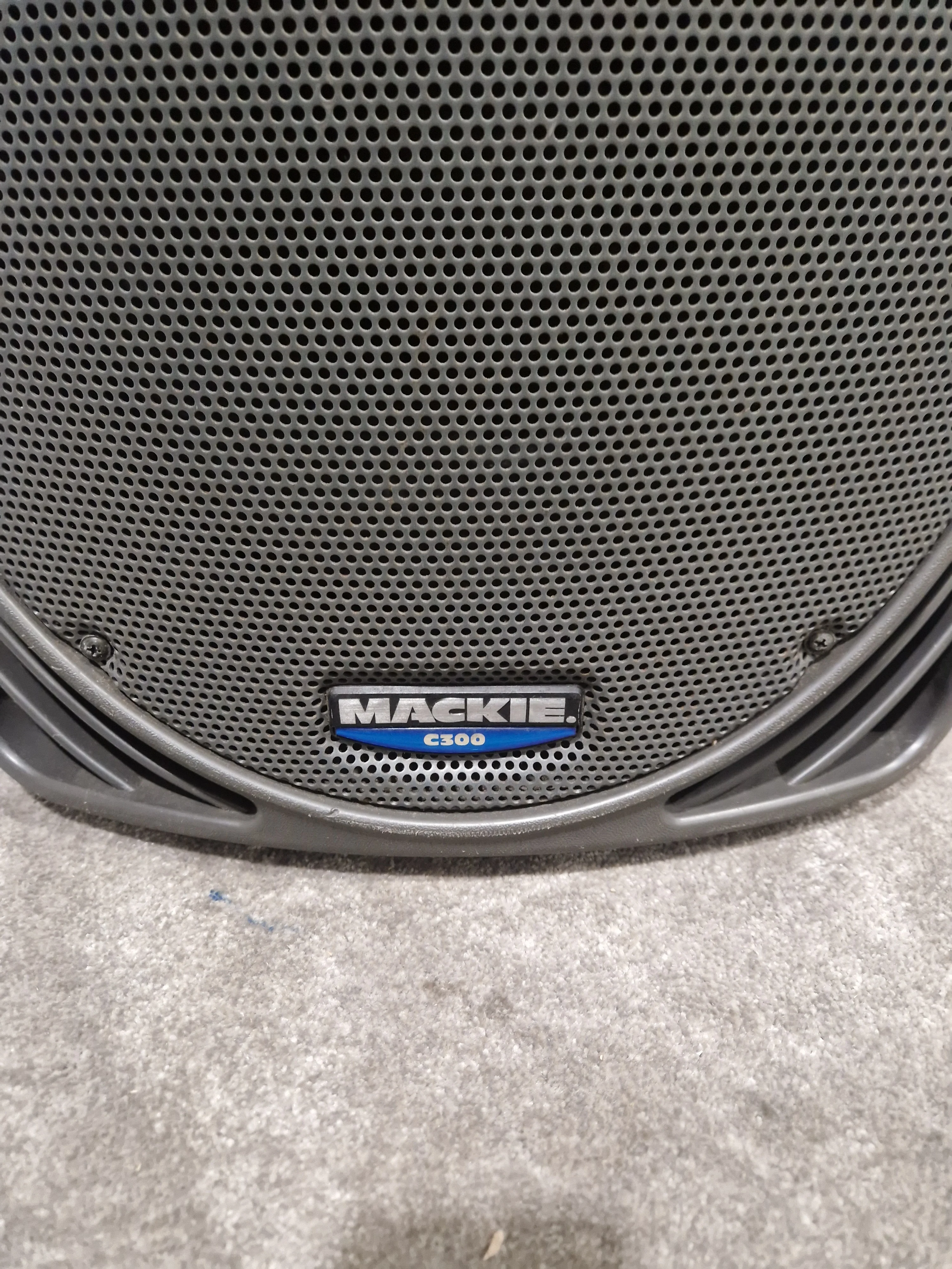 Mackie C300 PA Speaker - 400W Passive Loudspeaker - Very Good - Image 6