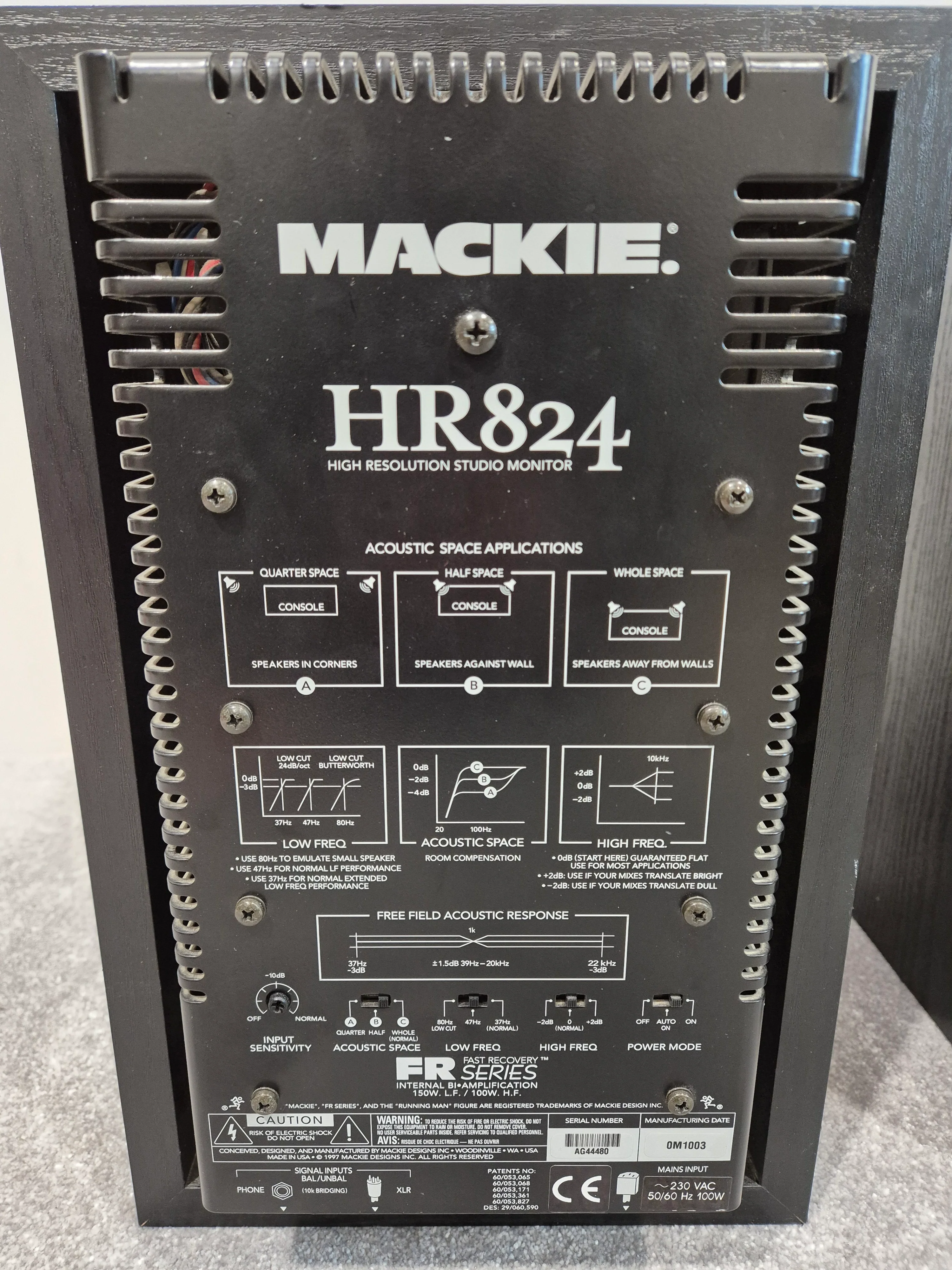 Mackie HR824 - 8-inch Active studio monitor - Pair ( One Faulty Woofer) - Image 8