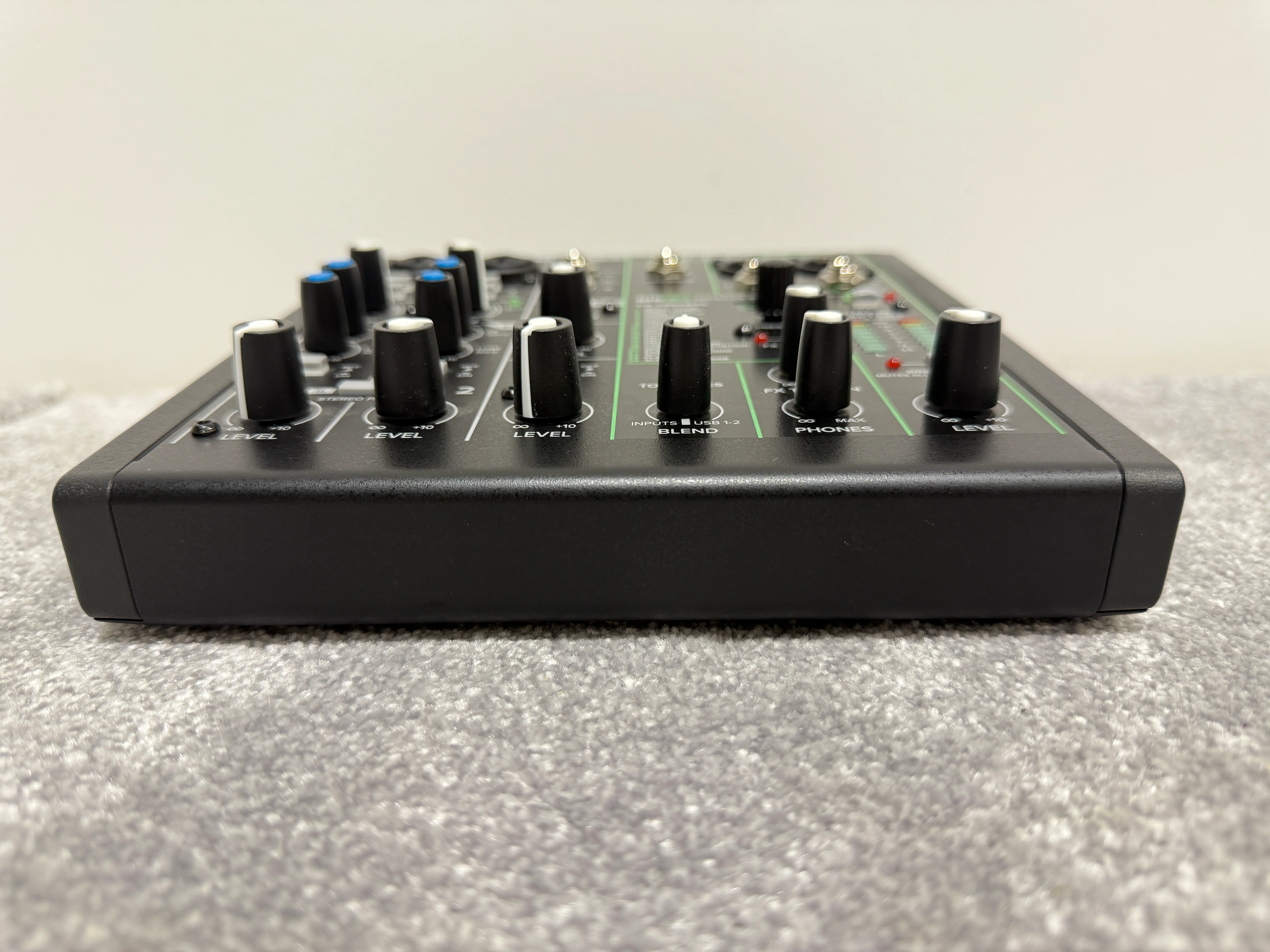 Mackie ProFX6v3 6-Channel Professional Effects Mixer with USB - Image 3