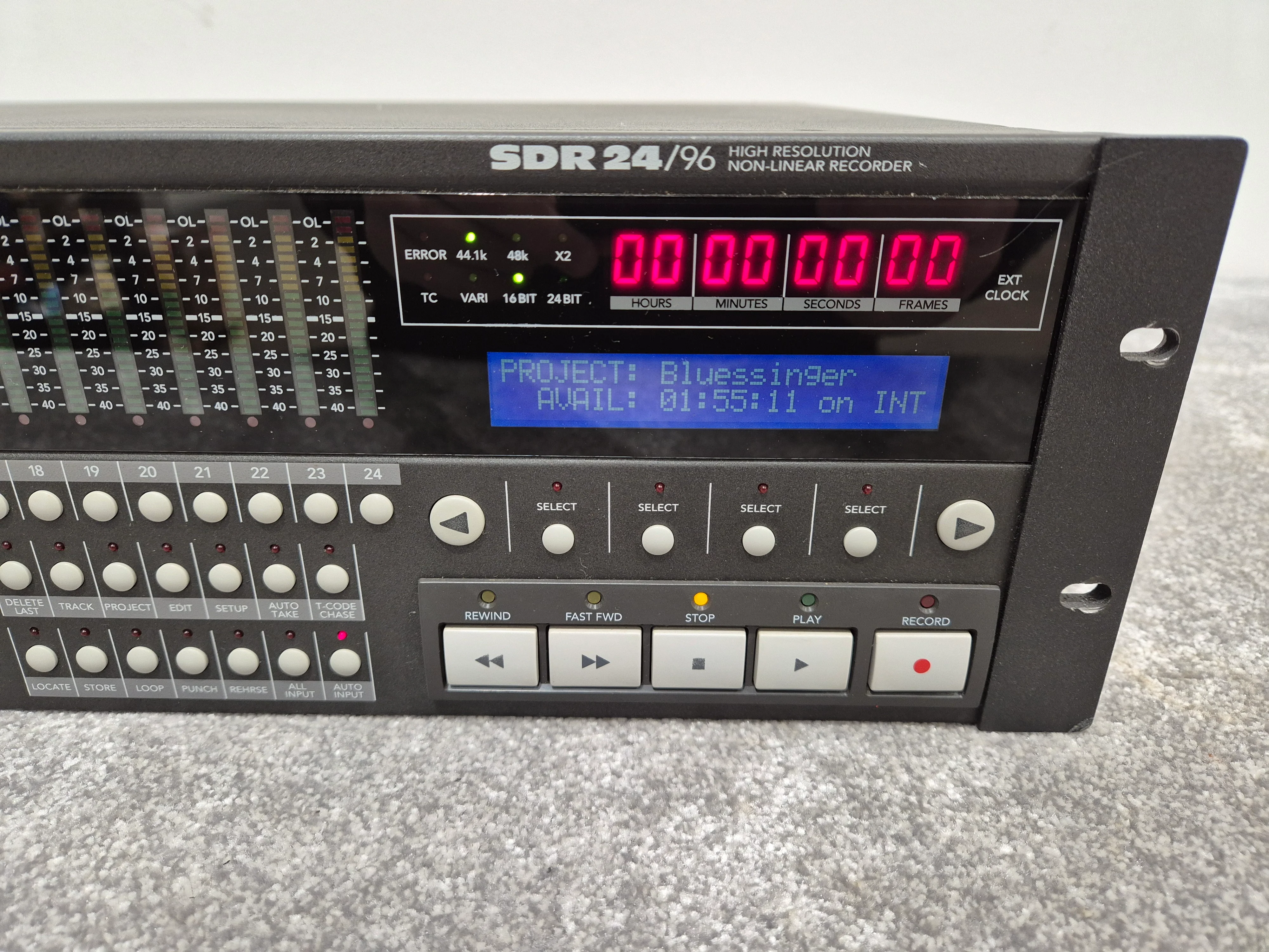 Mackie SDR24/96 - Hard Drive Recorder w/ Removable Hard Drive - Image 2