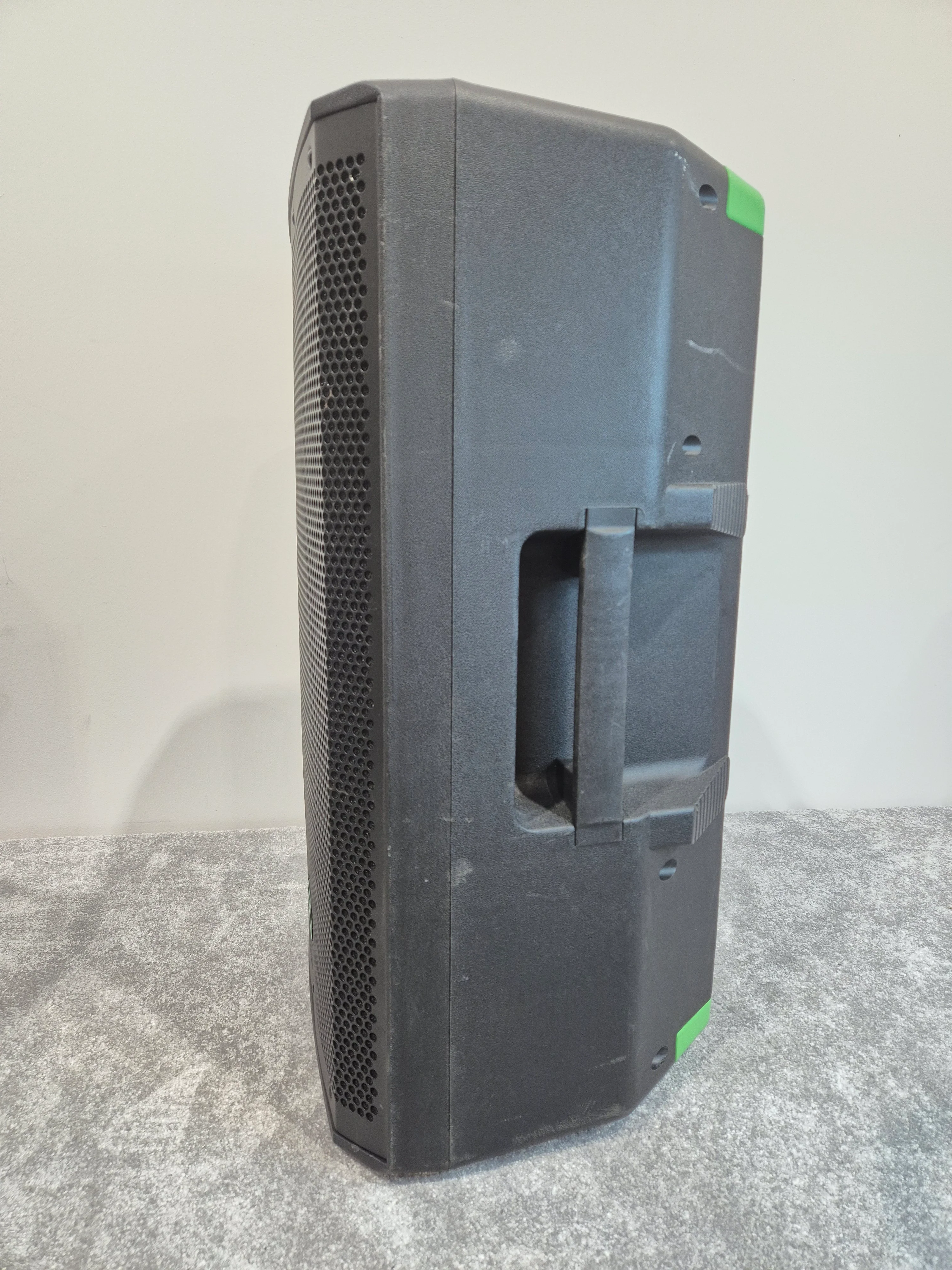 Mackie Thrash 212 - 1300 watts Active PA Speaker - Image 2