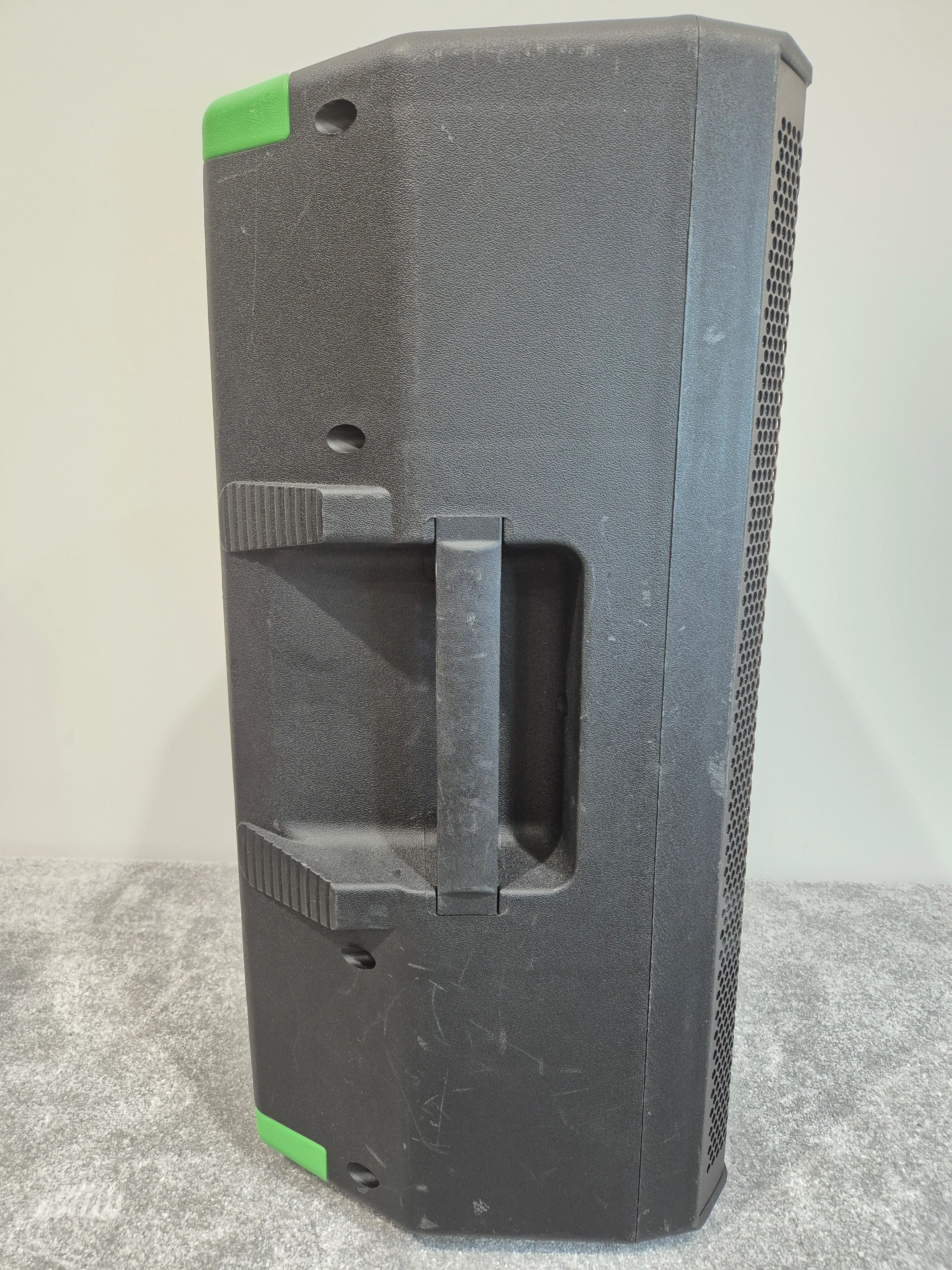 Mackie Thrash 212 - 1300 watts Active PA Speaker - Image 6