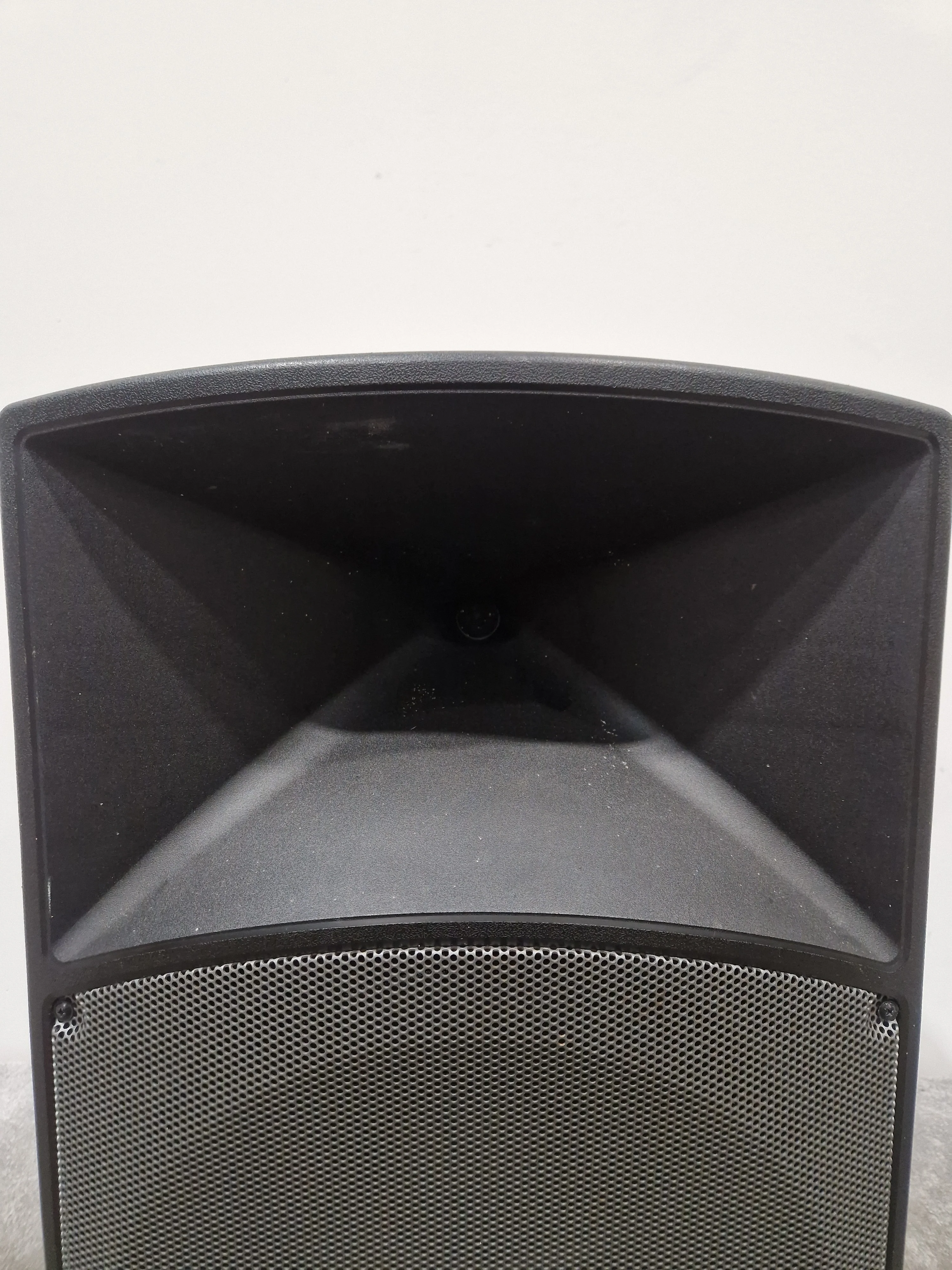 Mackie Thump TH-15A - 2-Way Active Loudspeaker - Spares or Repair - Image 2
