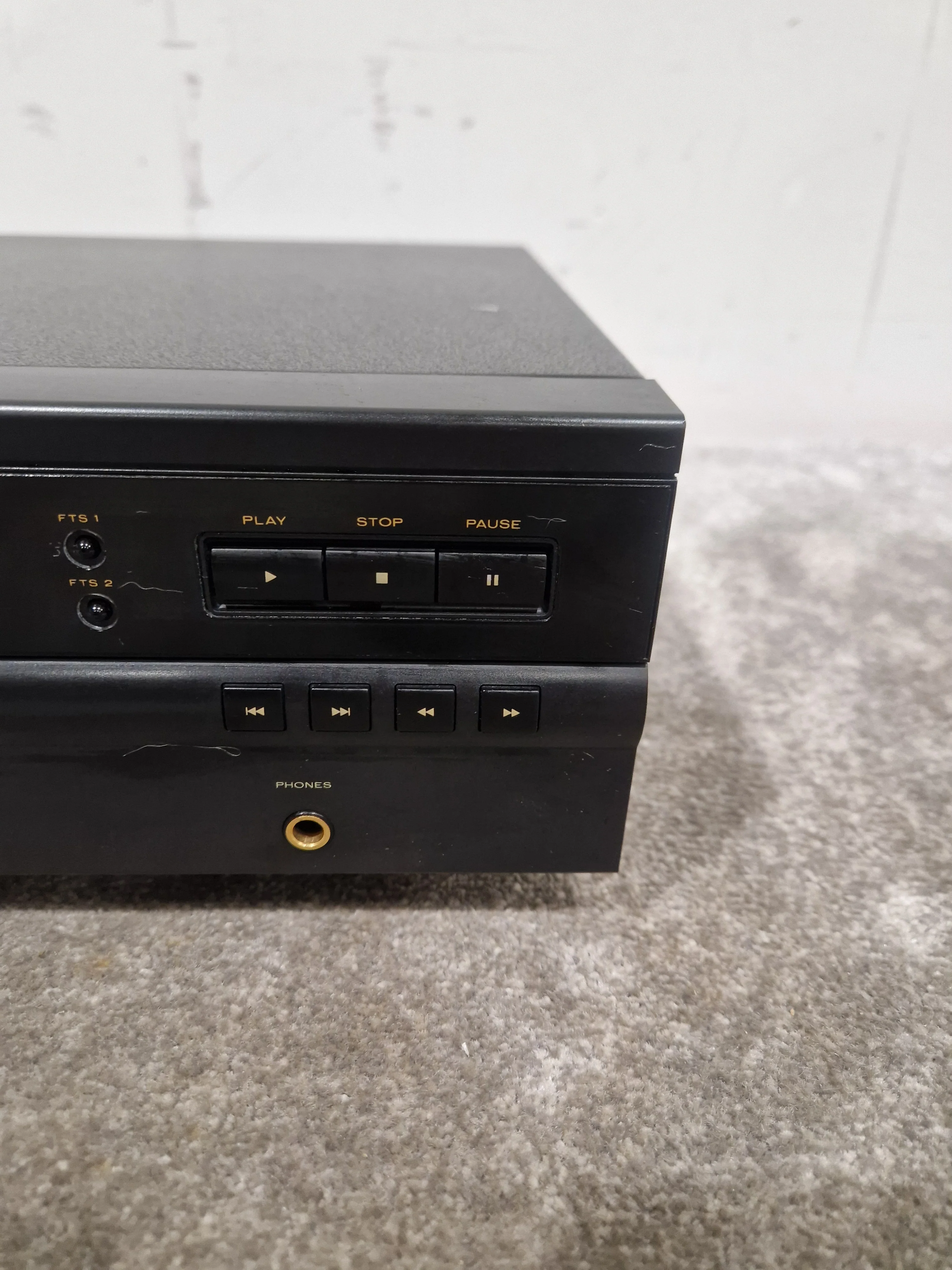 Marantz CD42 - Black - CD Player - Classic Design - Good w/ Power Cable - Image 4