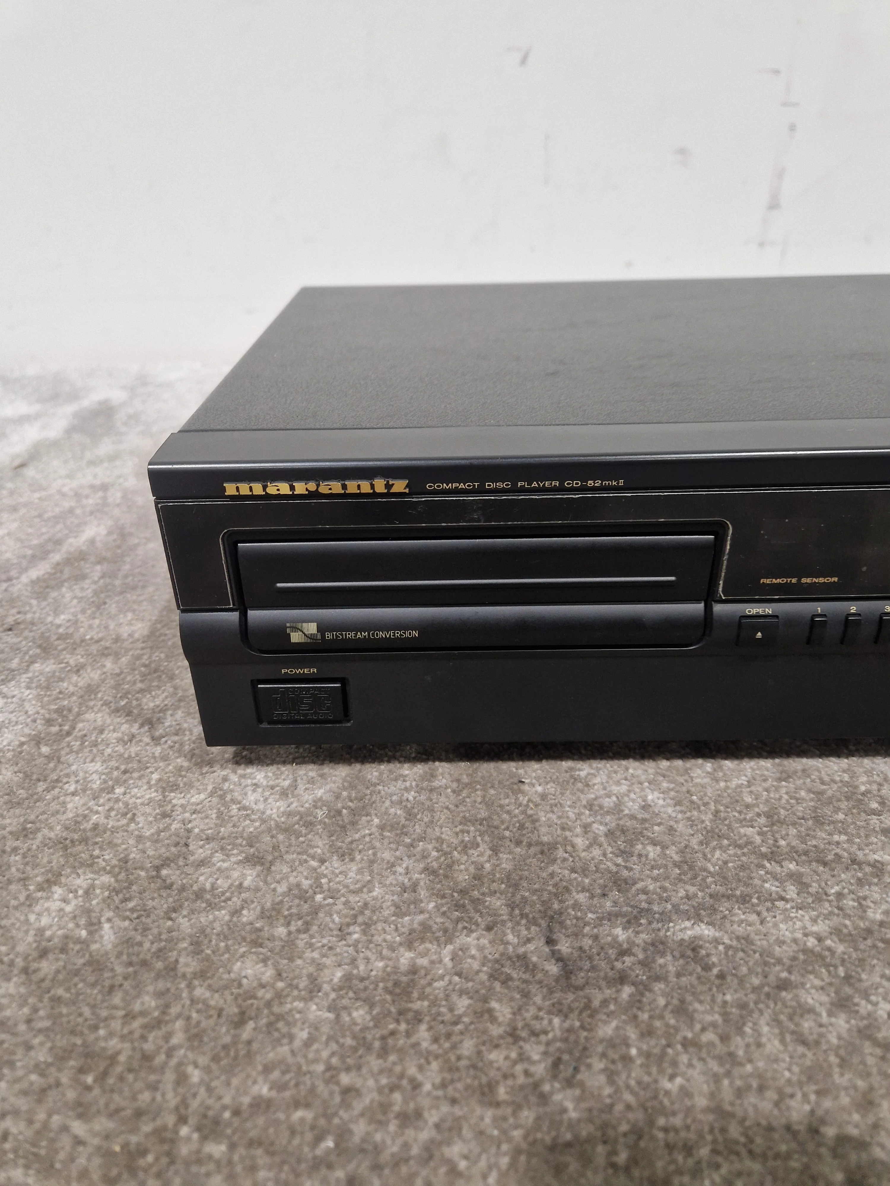 Marantz CD-52 MkII - CD Player - Spares or Repair w/ Power Supply & Remote - Image 5