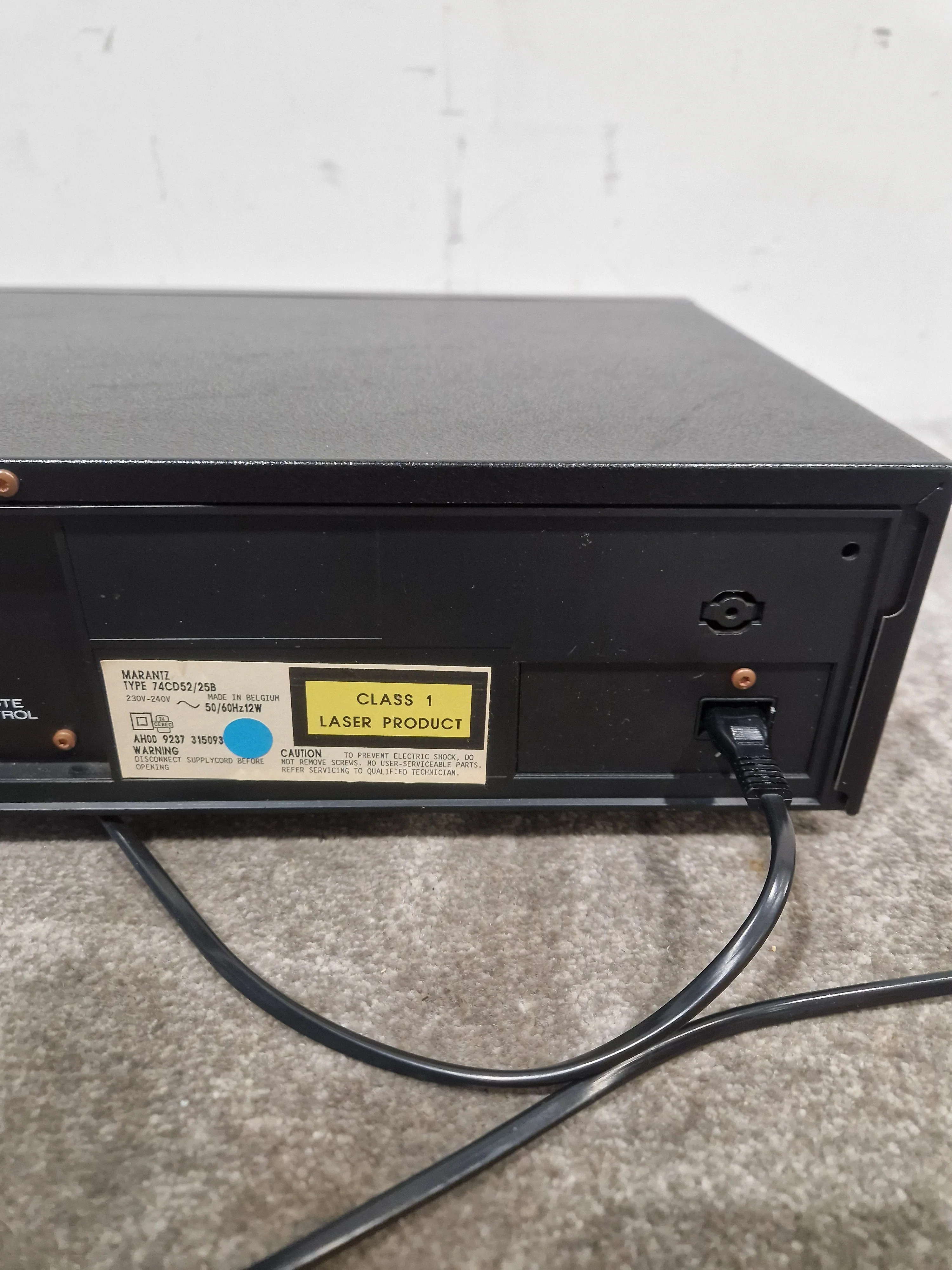 Marantz CD-52 MkII - CD Player - Spares or Repair w/ Power Supply & Remote - Image 8