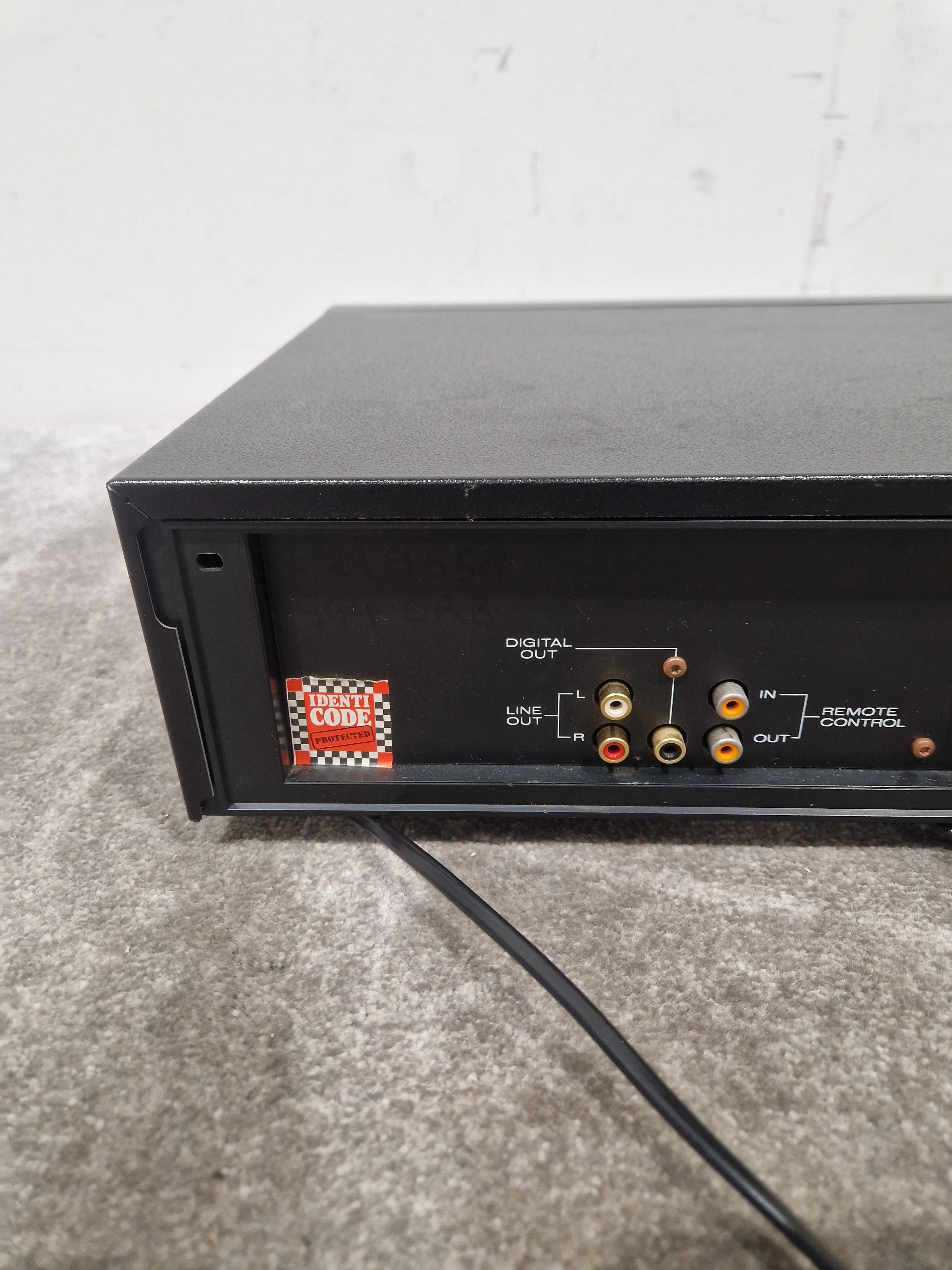Marantz CD-52 MkII - CD Player - Spares or Repair w/ Power Supply & Remote - Image 9