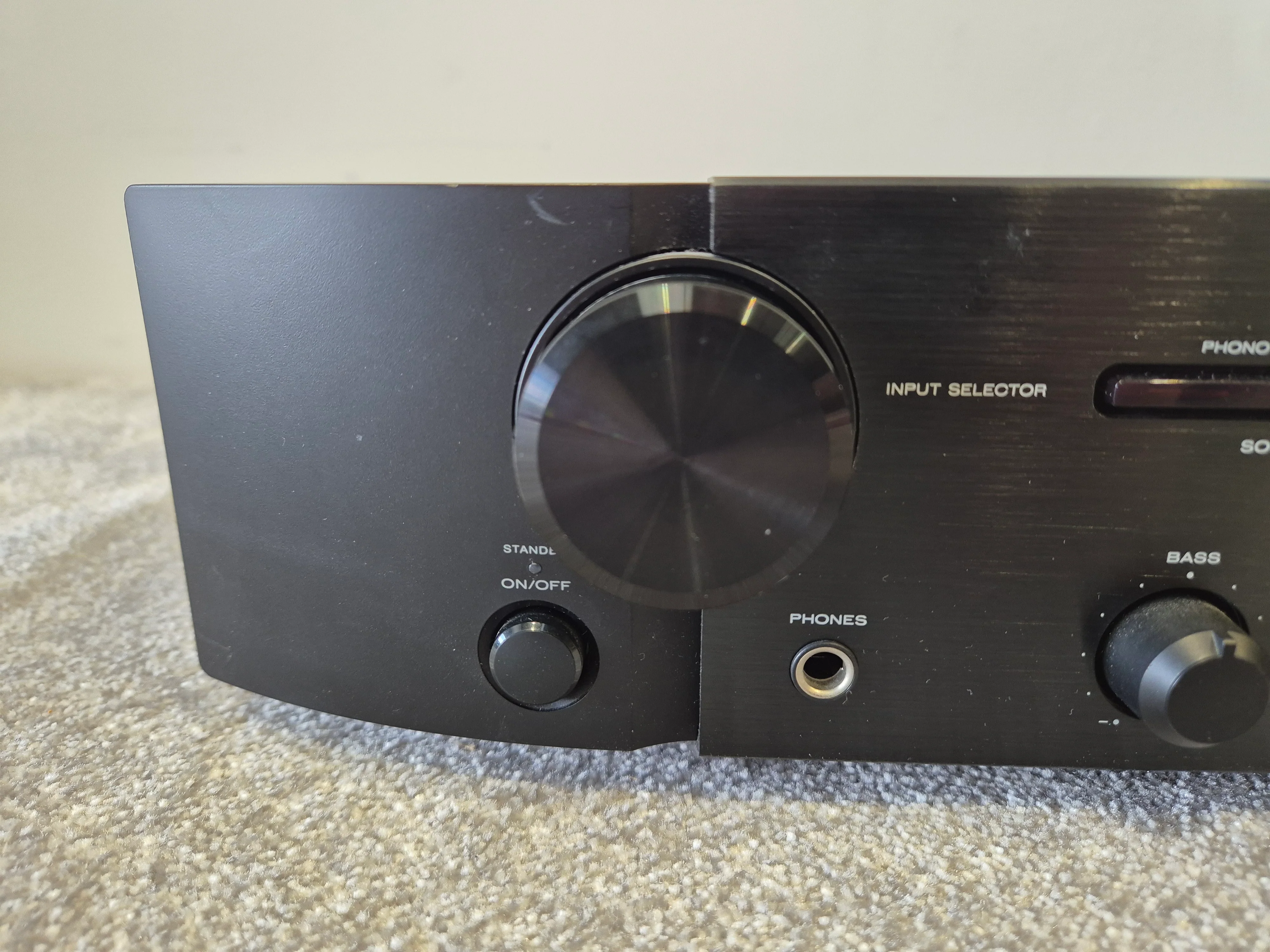 Marantz PM6004 - Stereo Integrated Amplifier - Image 2